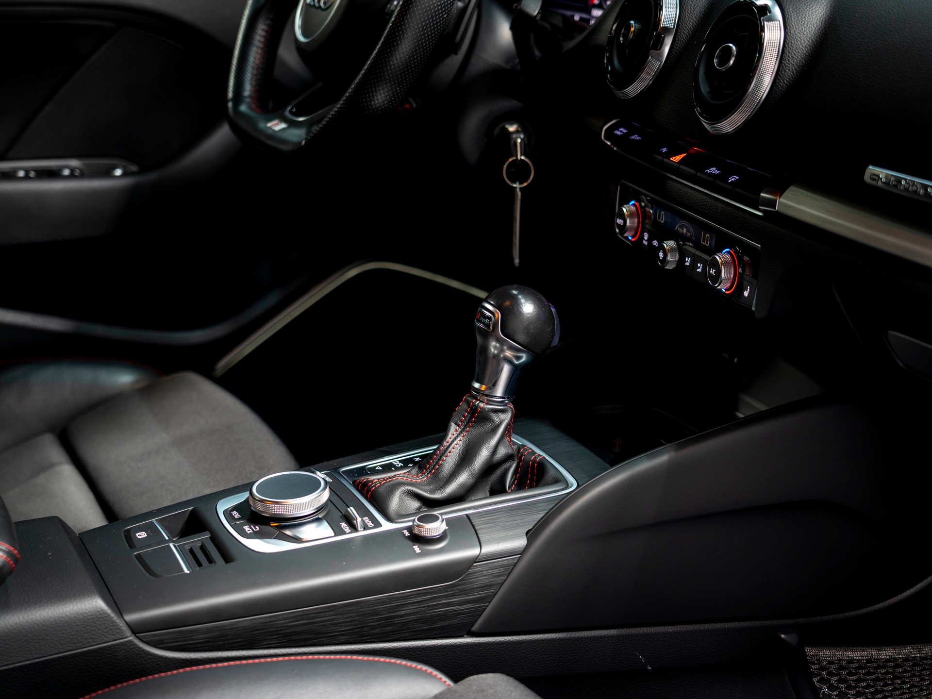 AUDI S3 Sportback 2.0 TFSI quattro S-tronic-image-26