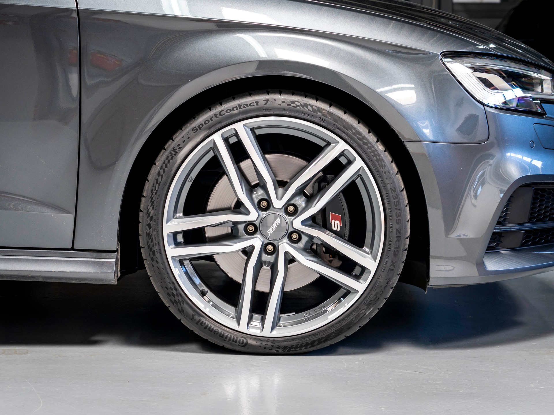 AUDI S3 Sportback 2.0 TFSI quattro S-tronic-image-8