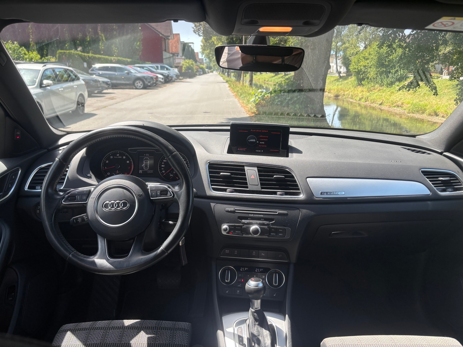 AUDI Q3 2.0 TFSI sport quattro S-tronic-image-13