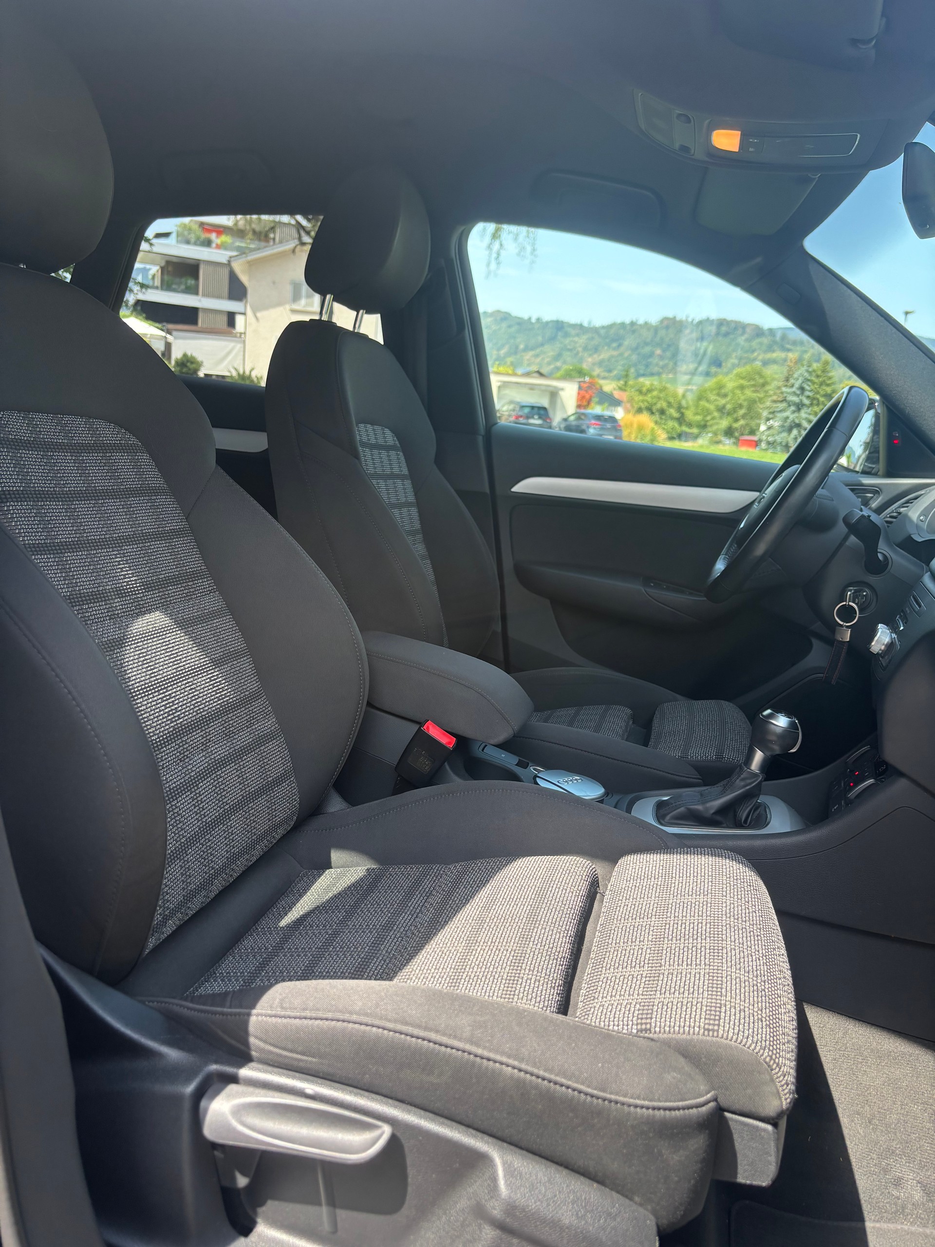 AUDI Q3 2.0 TFSI sport quattro S-tronic-image-15