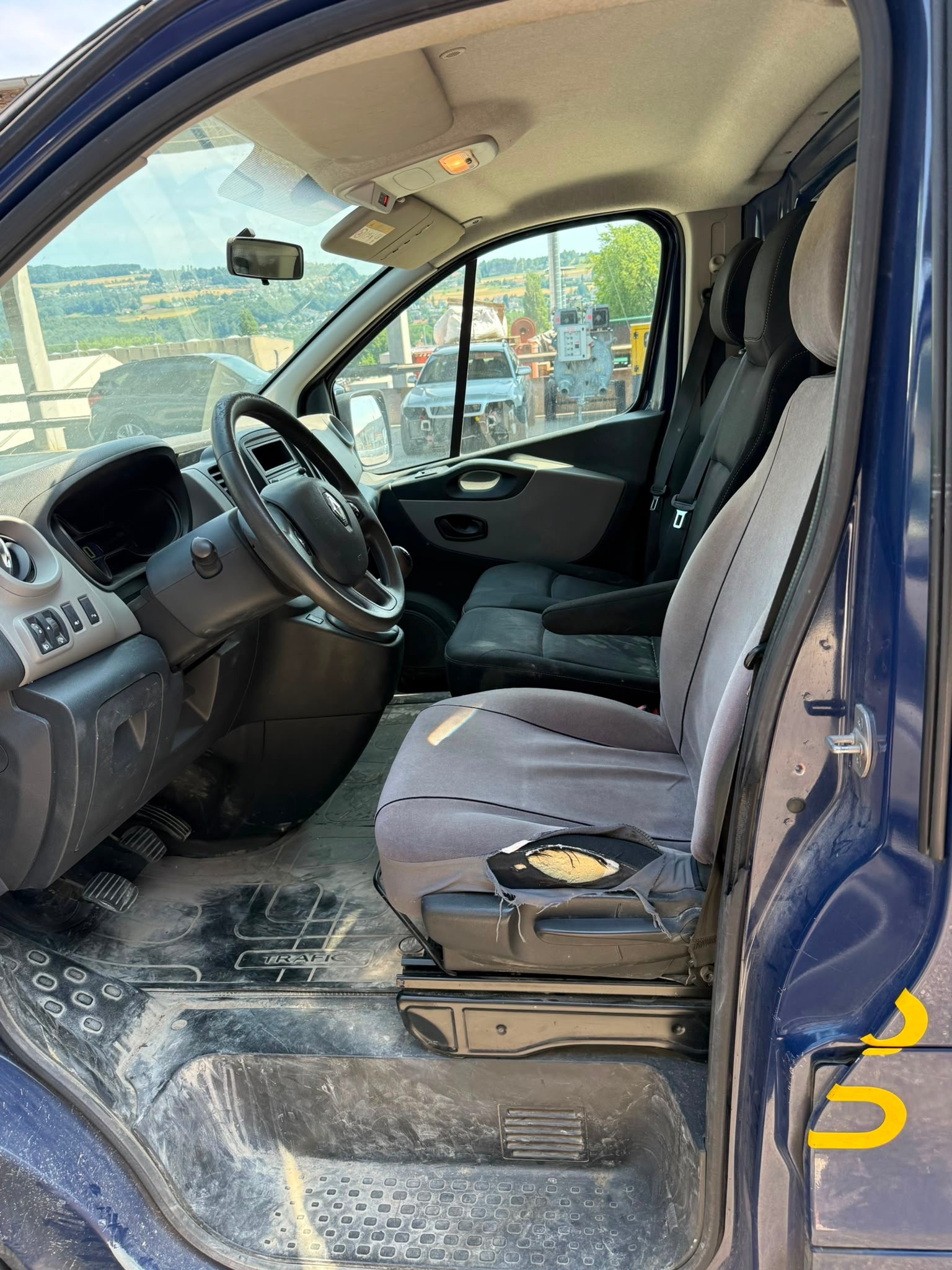 RENAULT Trafic 1.6 E.TwT. dCi125 2.9t Pro+ BusinessF.Br.L2-image-2