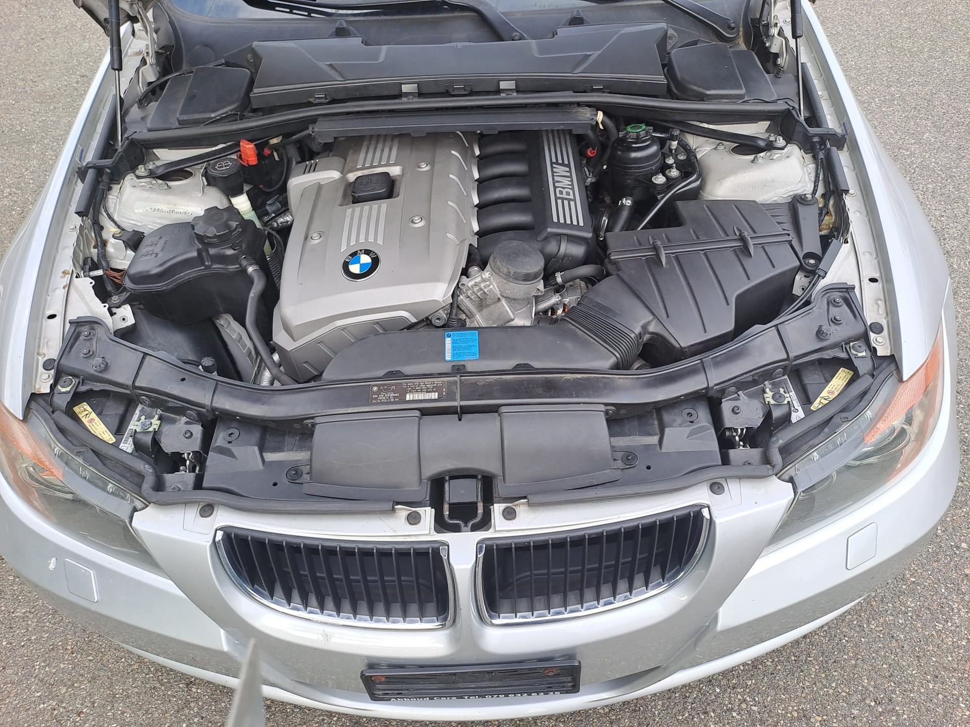 BMW 325-image-8
