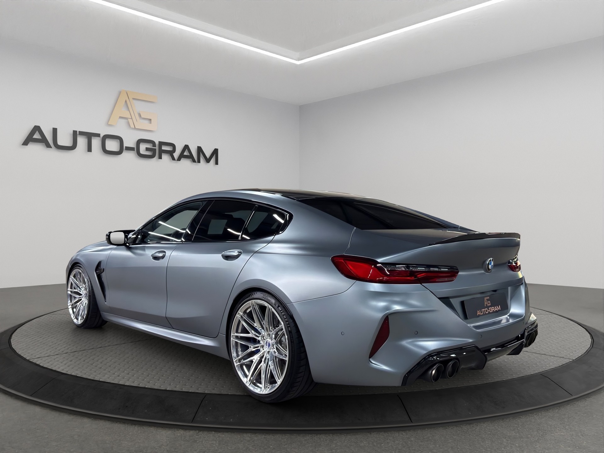 BMW M8 xDrive M Competition Steptronic-image-2