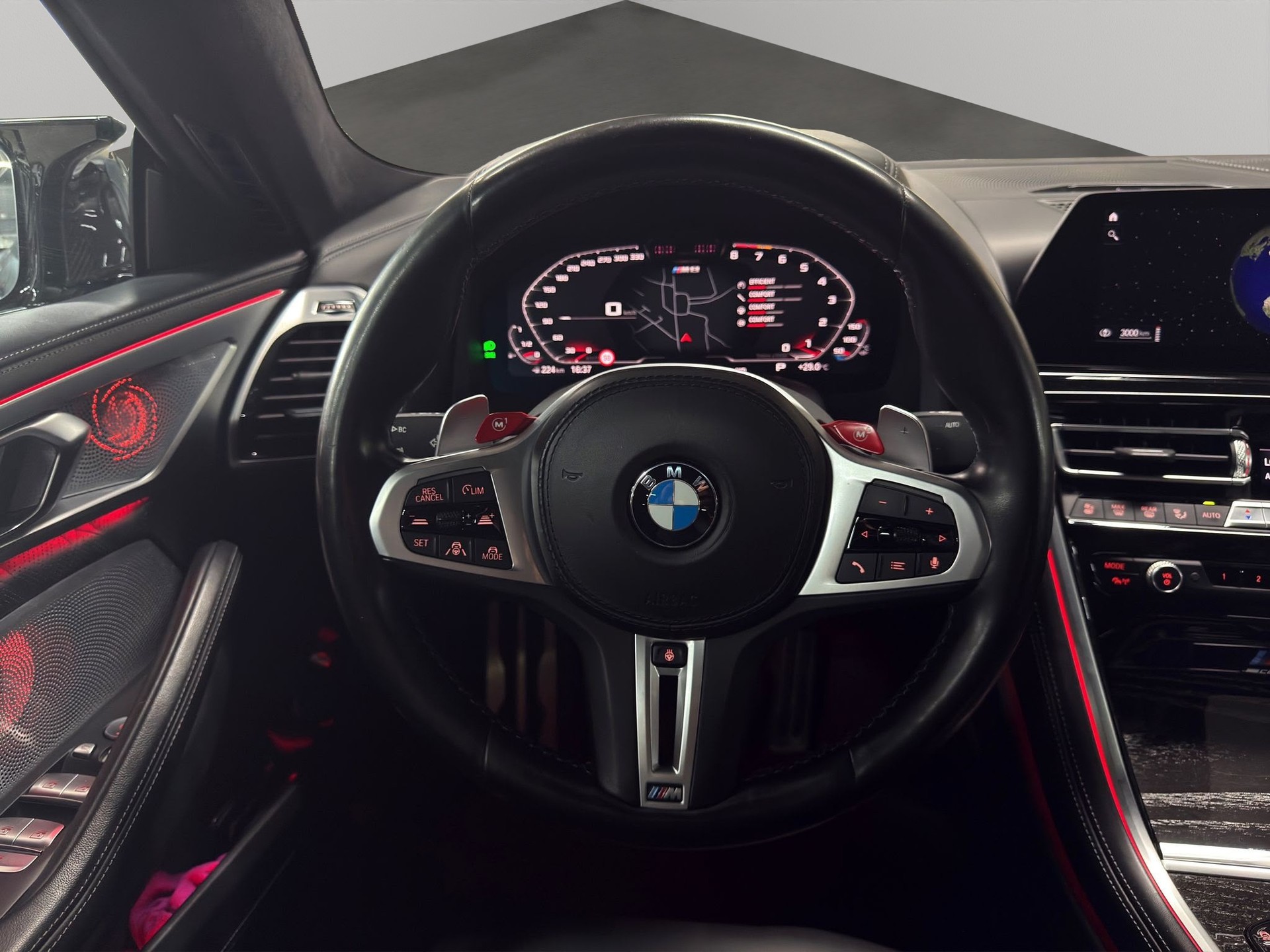 BMW M8 xDrive M Competition Steptronic-image-15