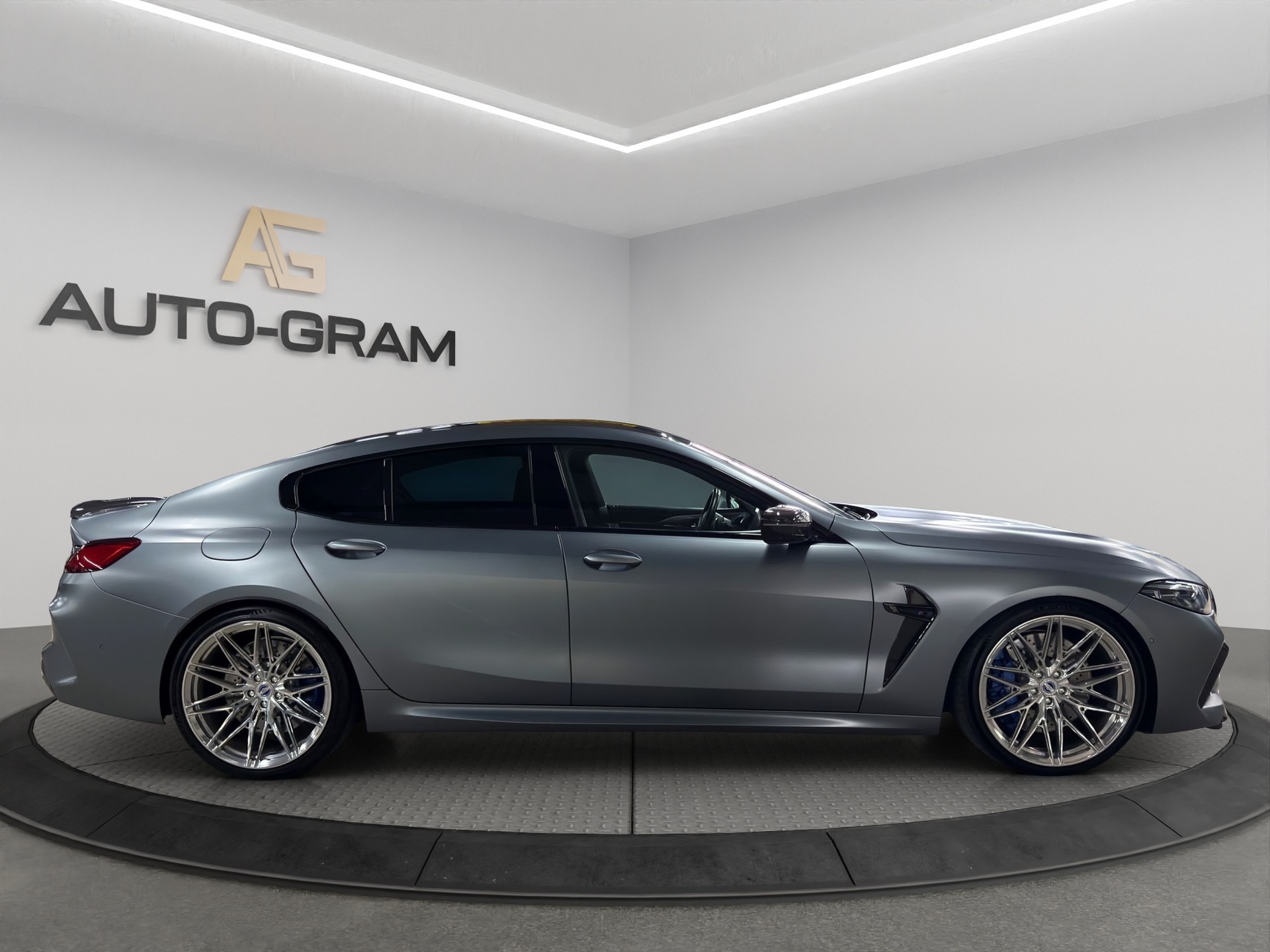 BMW M8 xDrive M Competition Steptronic-image-5