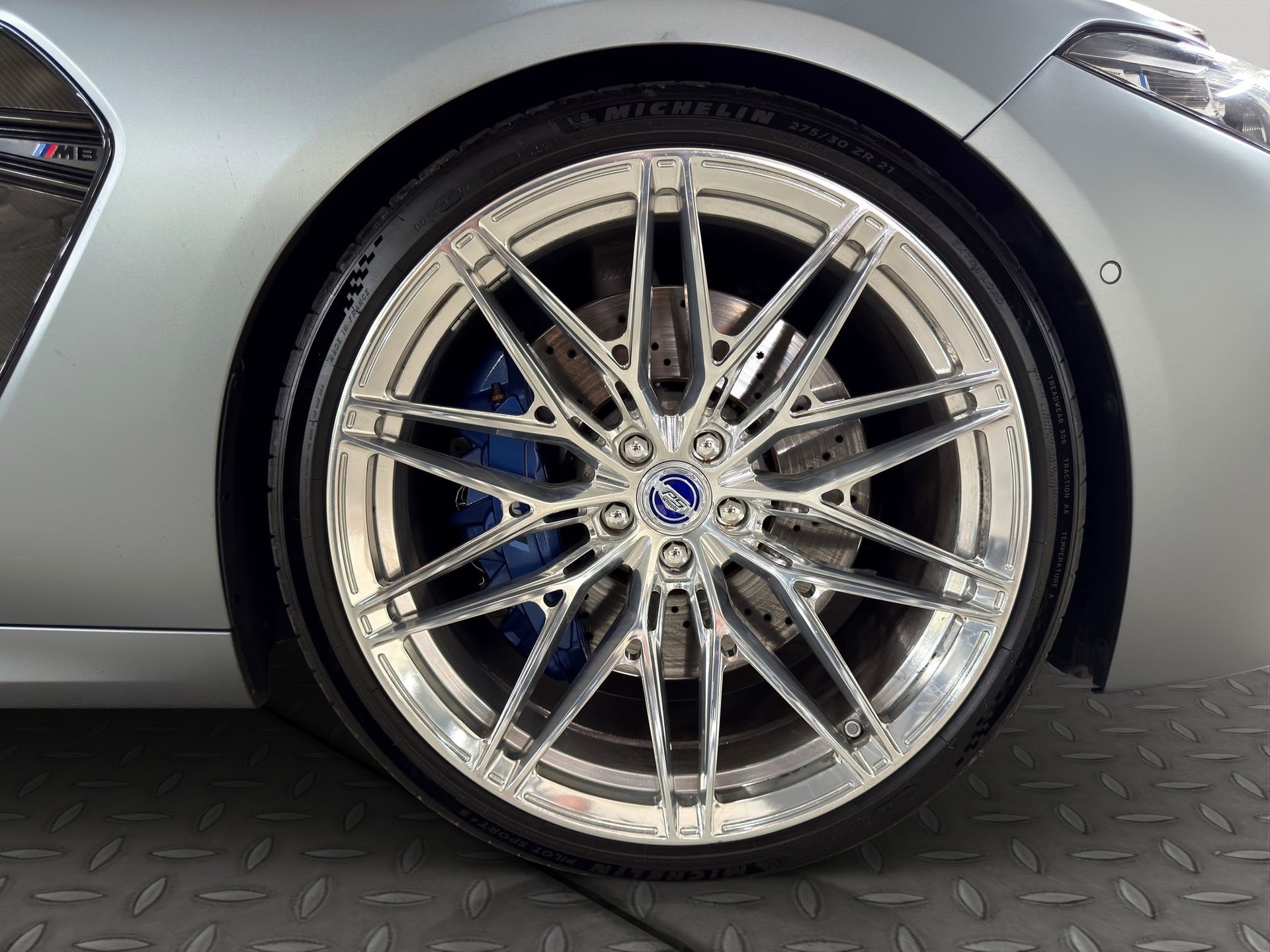 BMW M8 xDrive M Competition Steptronic-image-8