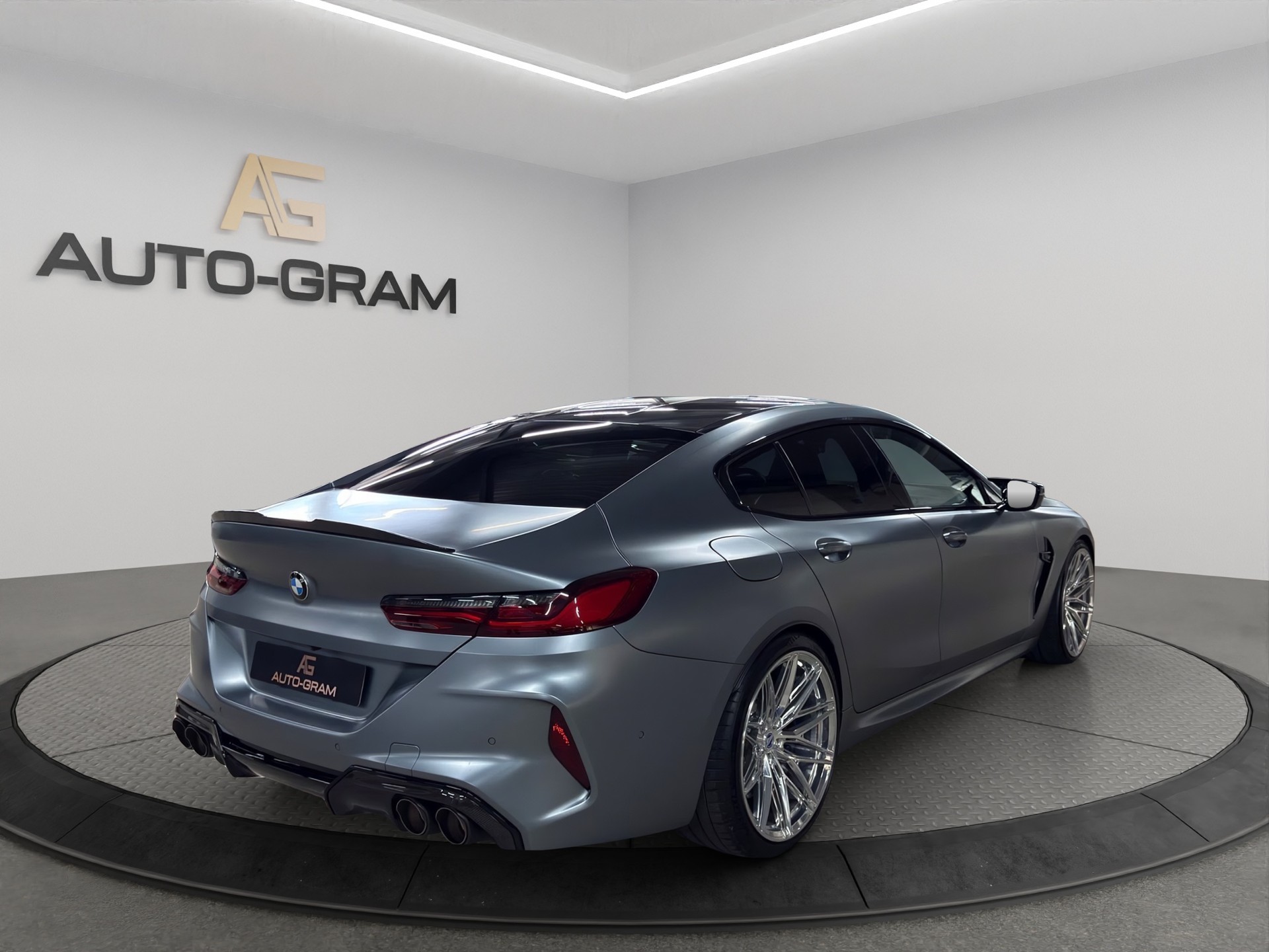 BMW M8 xDrive M Competition Steptronic-image-4