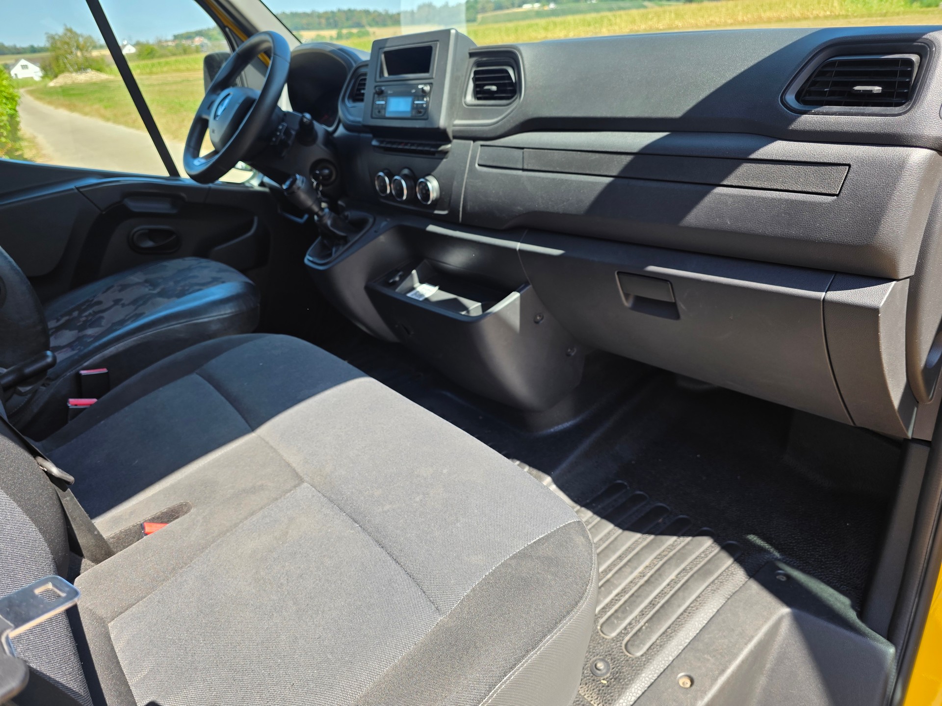 RENAULT Master T35 2.3dCi 135 L3H3-image-8