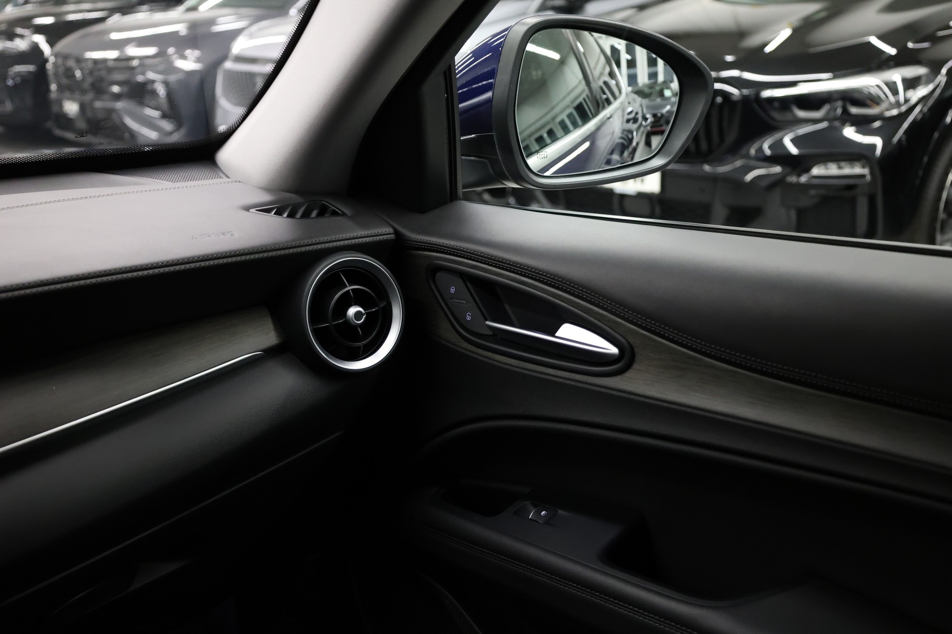 ALFA ROMEO Stelvio 2.0 Q4 280 Sport-image-23