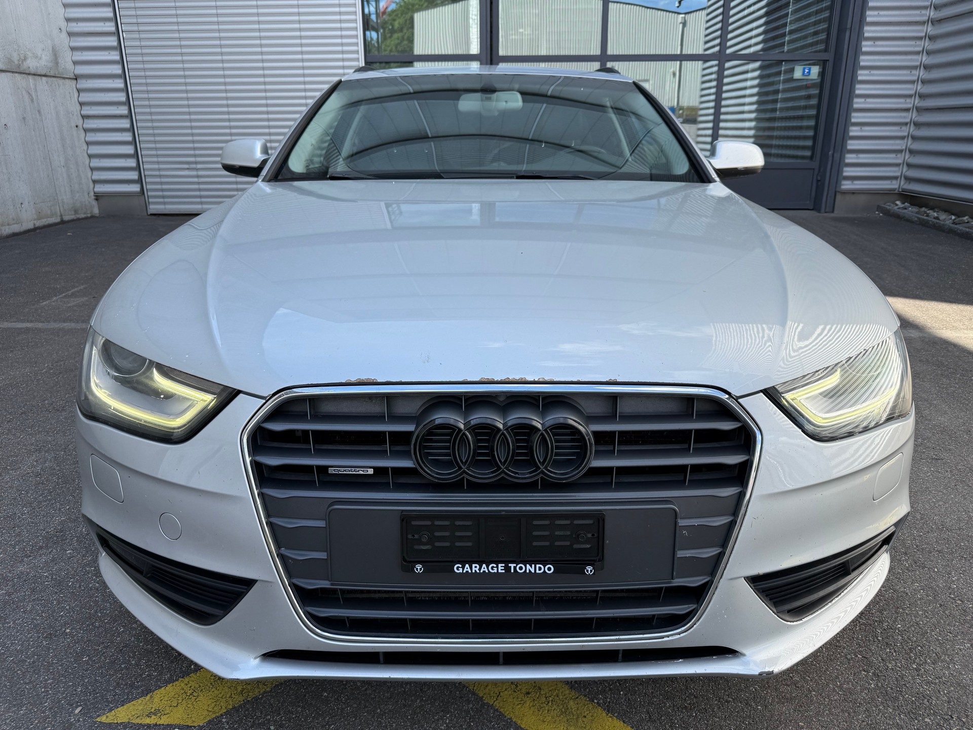 AUDI A4 Avant 2.0 TFSI quattro-image-2