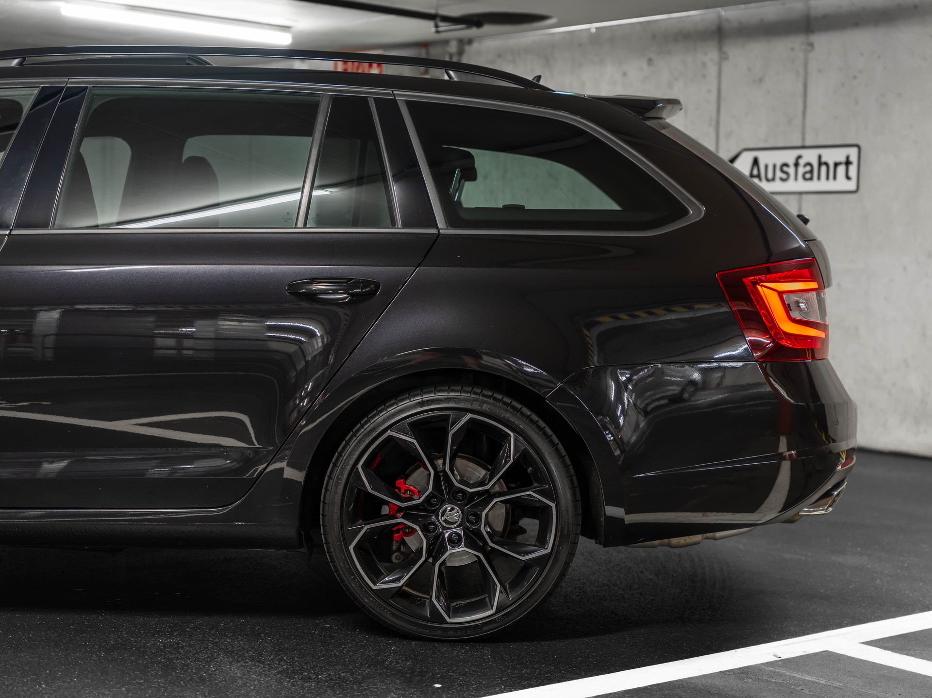 SKODA Octavia Combi 2.0 TDI RS 4x4 DSG-image-3