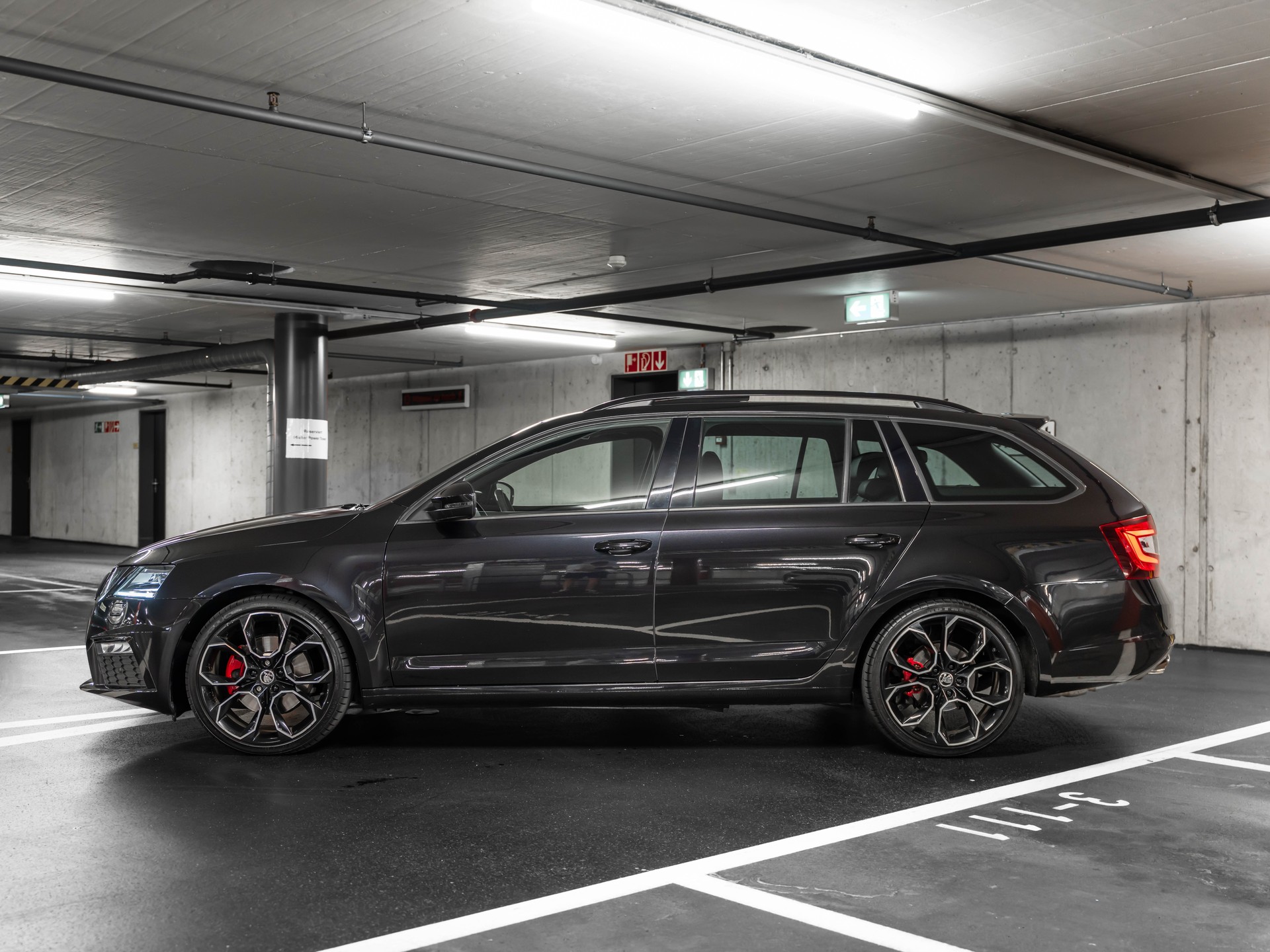 SKODA Octavia Combi 2.0 TDI RS 4x4 DSG-image-4