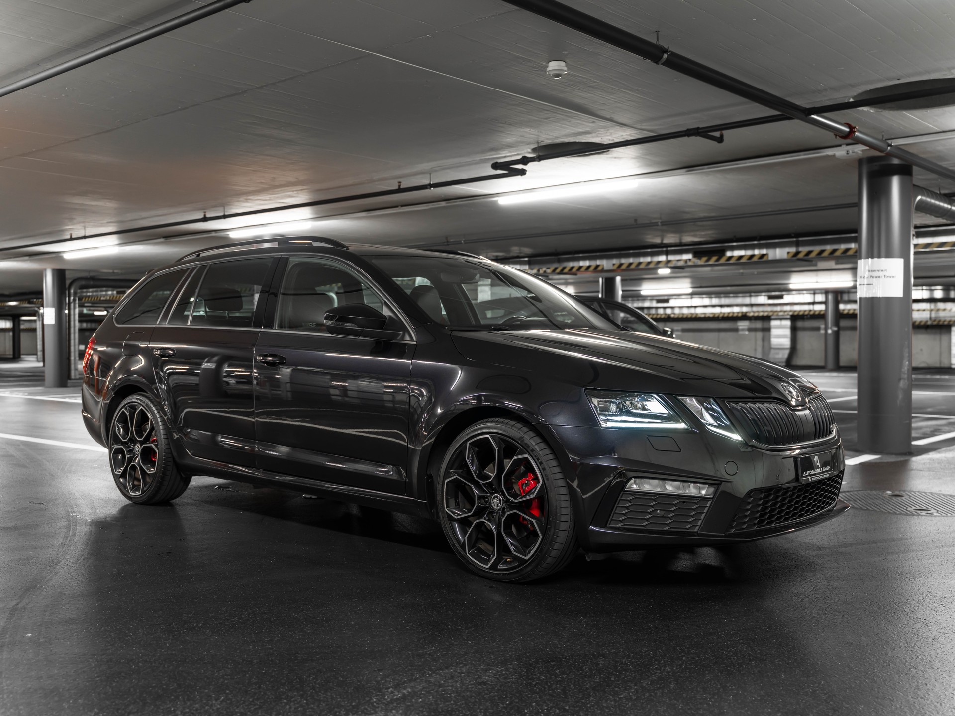 SKODA Octavia Combi 2.0 TDI RS 4x4 DSG-image-12