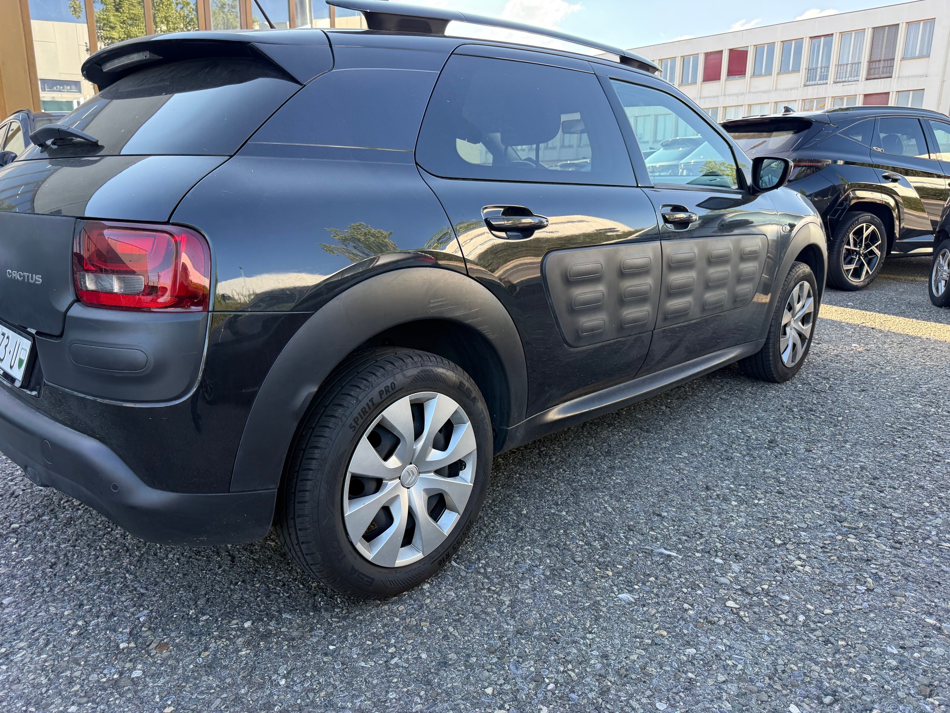 CITROEN C4 Cactus 1.2 VTi Shine Edition-image-2