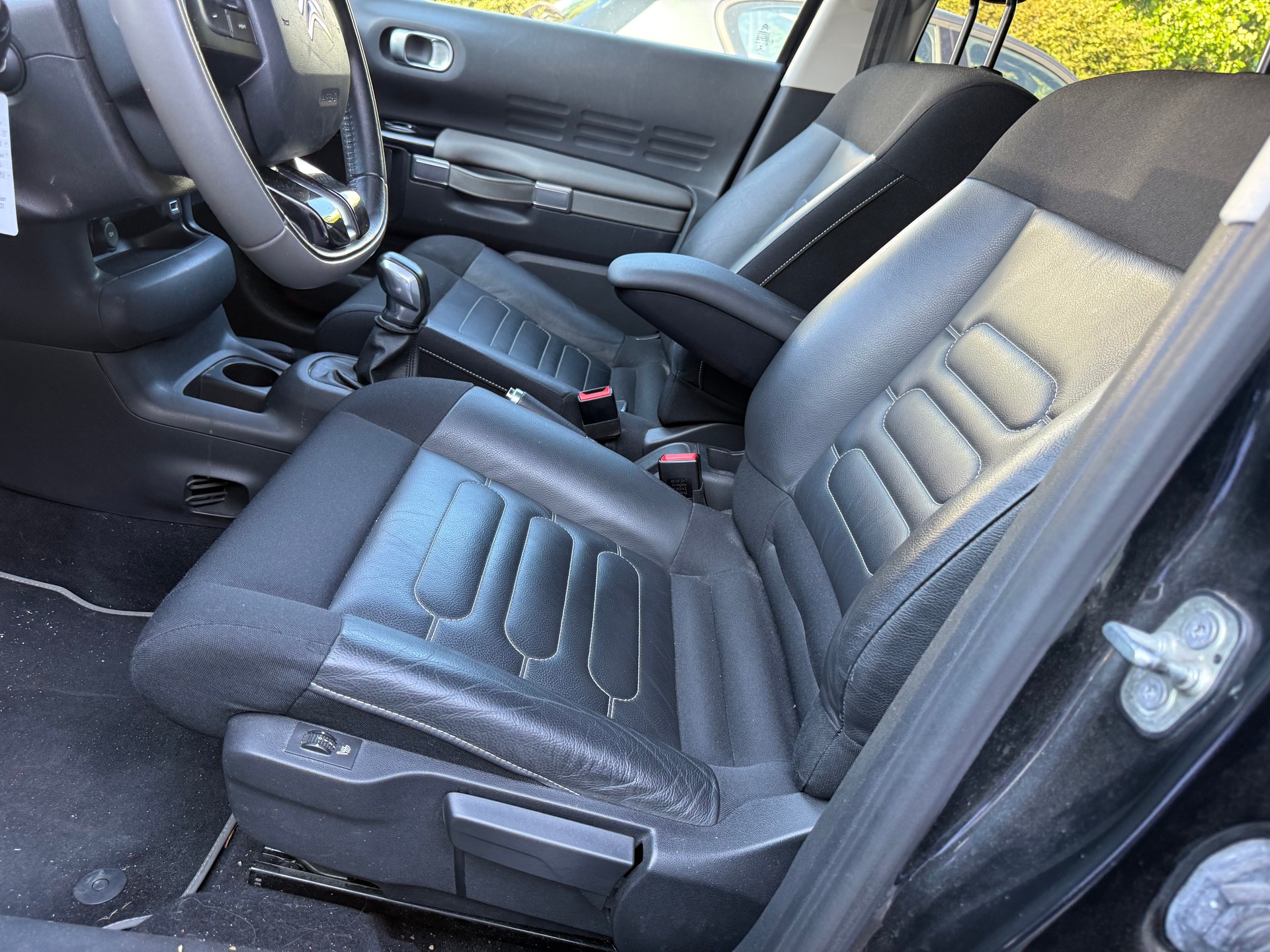 CITROEN C4 Cactus 1.2 VTi Shine Edition-image-6