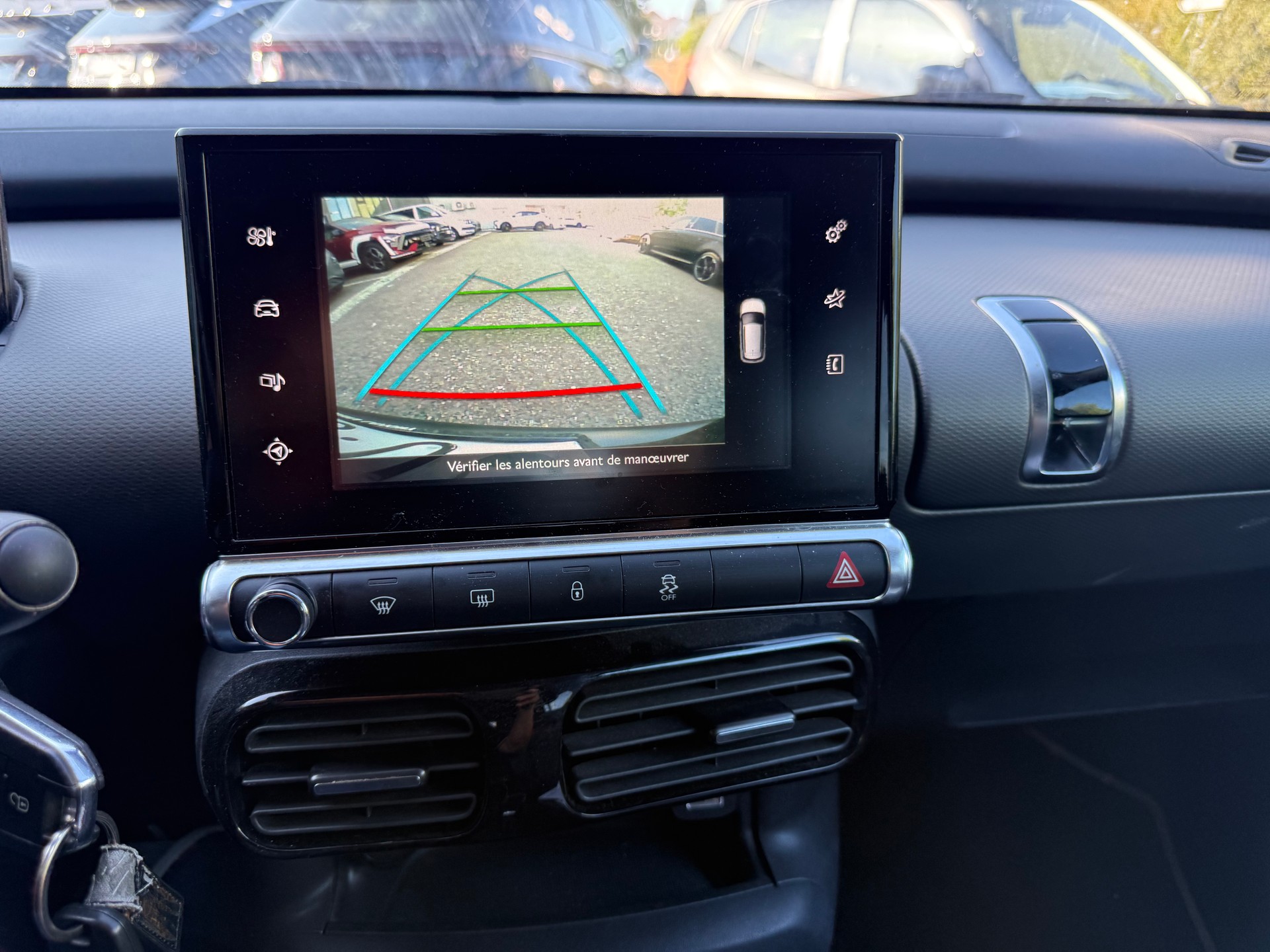 CITROEN C4 Cactus 1.2 VTi Shine Edition-image-7