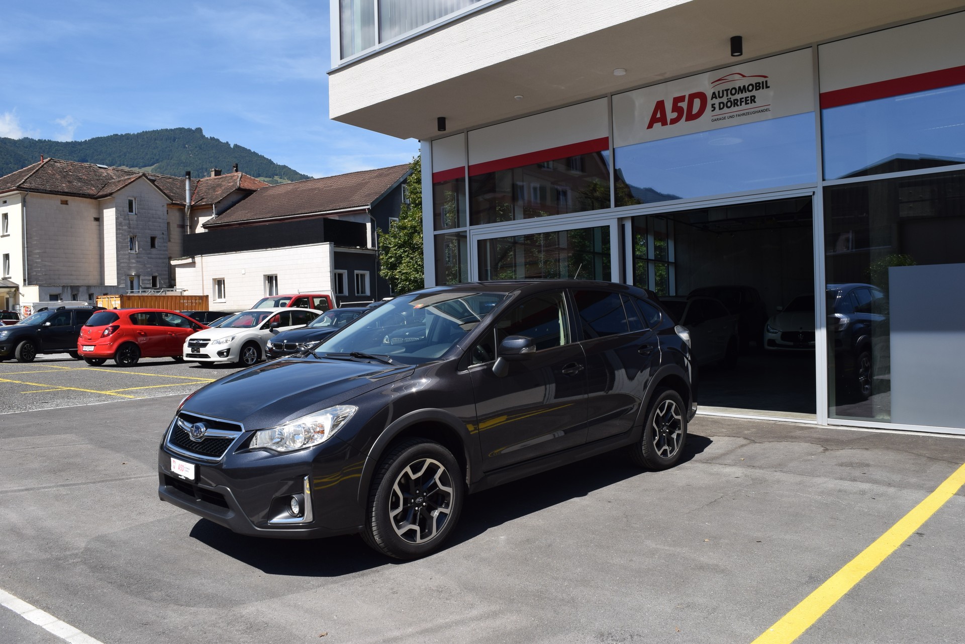 SUBARU XV 2.0 Swiss Two AWD CVT-showroom-element-1