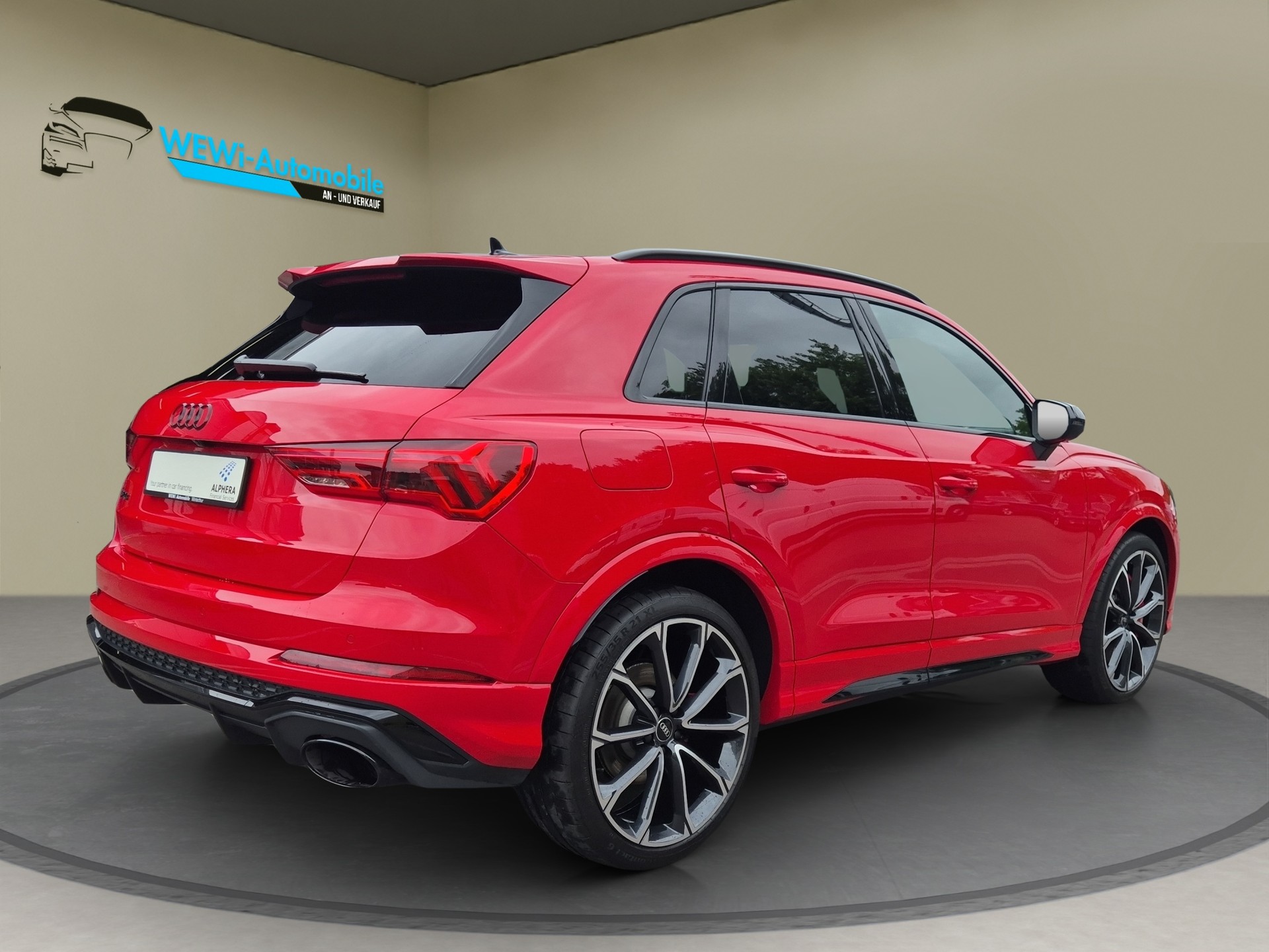 AUDI RS Q3 2.5 TFSI quattro S tronic-image-4