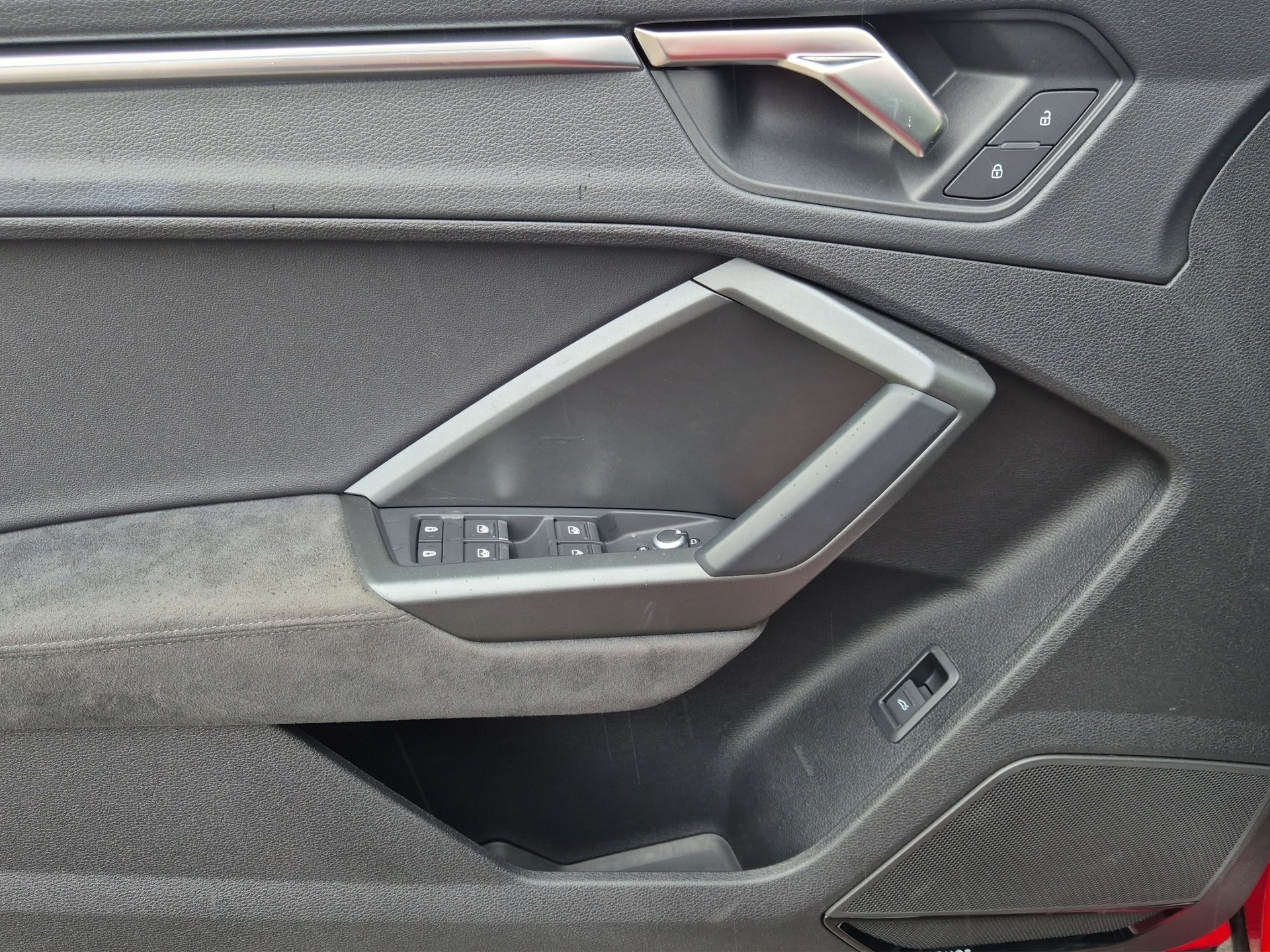 AUDI RS Q3 2.5 TFSI quattro S tronic-image-13