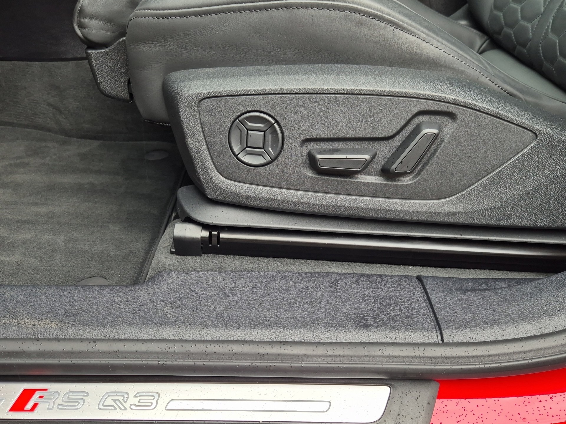AUDI RS Q3 2.5 TFSI quattro S tronic-image-9
