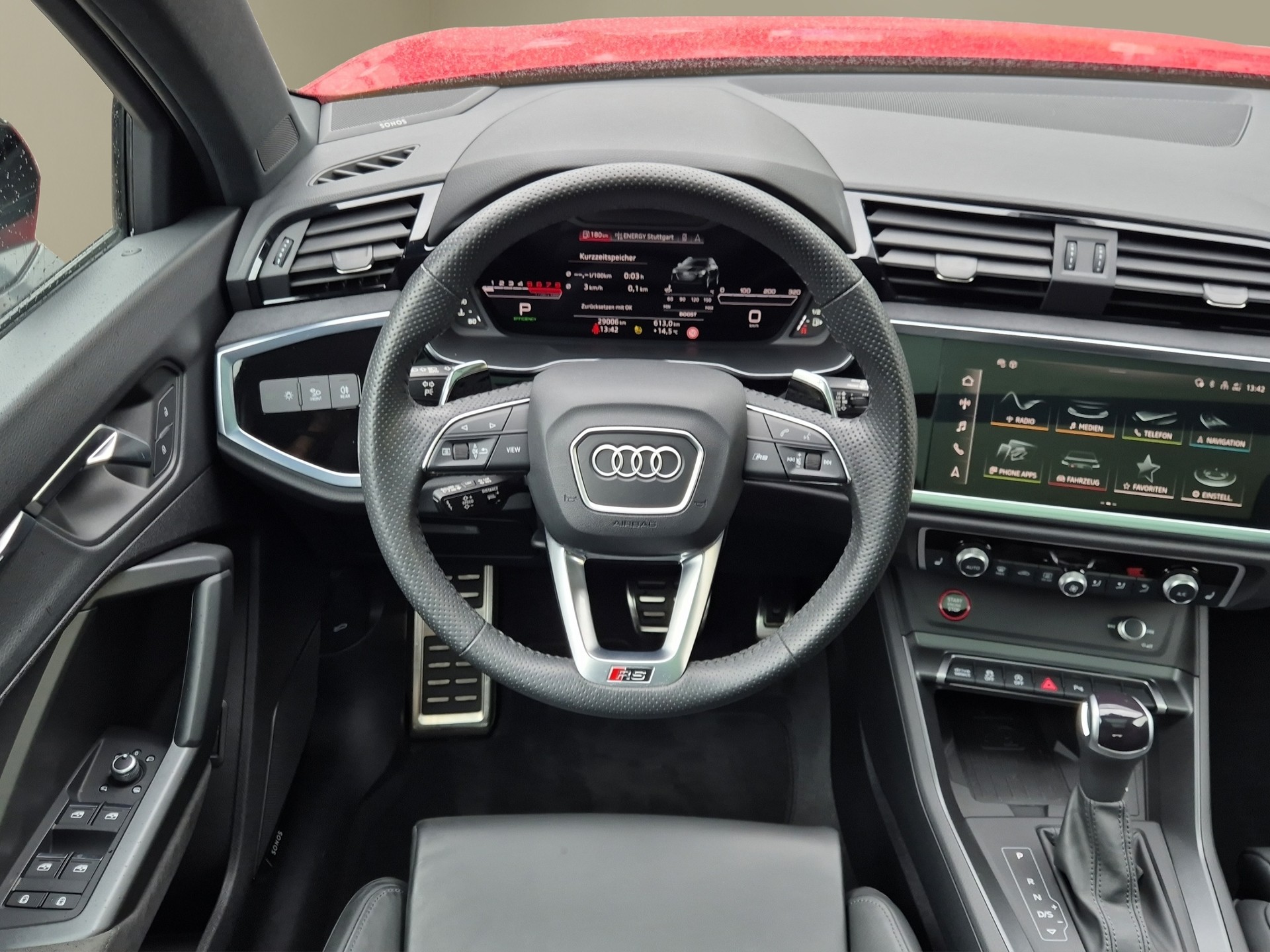 AUDI RS Q3 2.5 TFSI quattro S tronic-image-11
