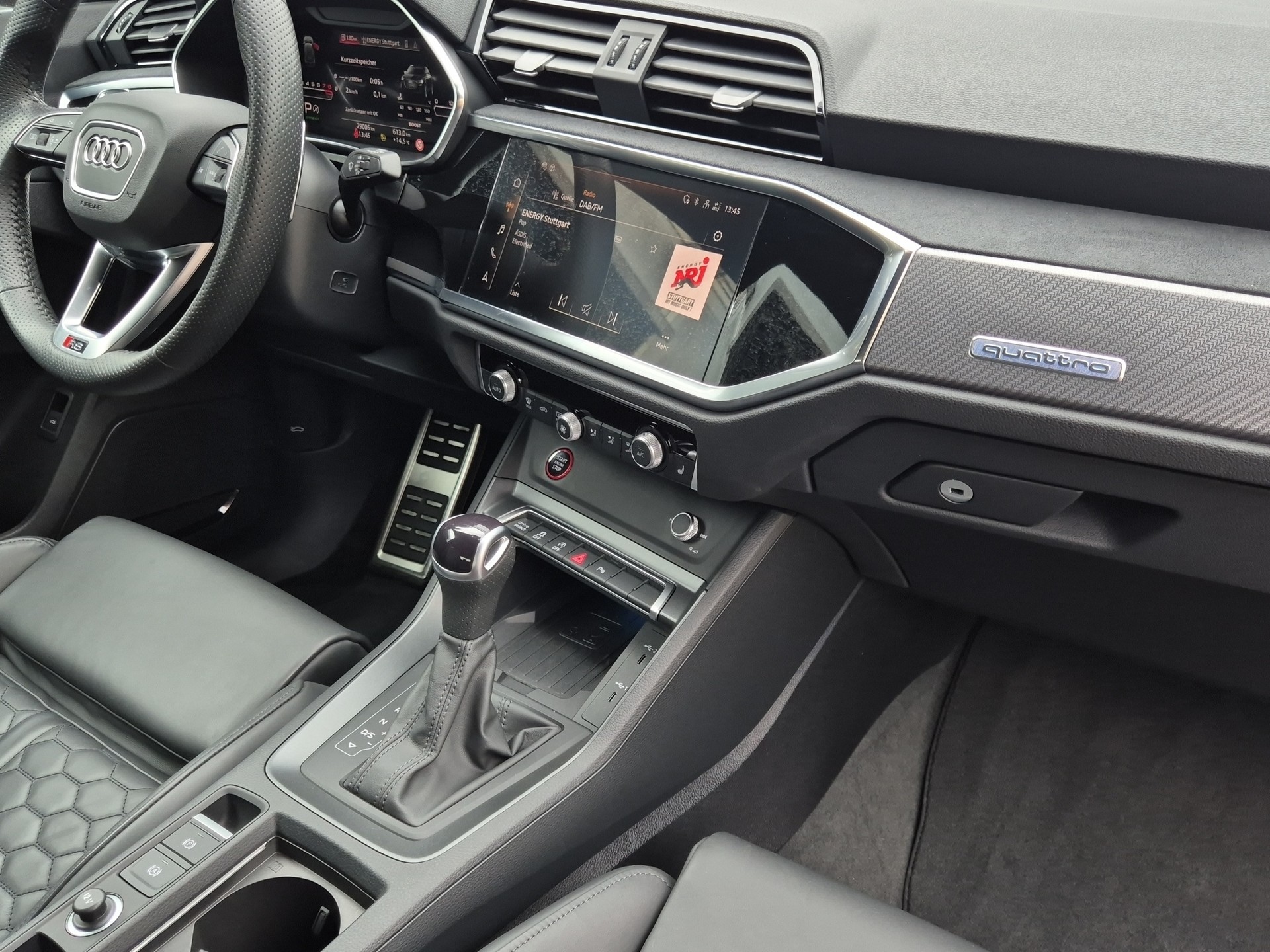 AUDI RS Q3 2.5 TFSI quattro S tronic-image-17