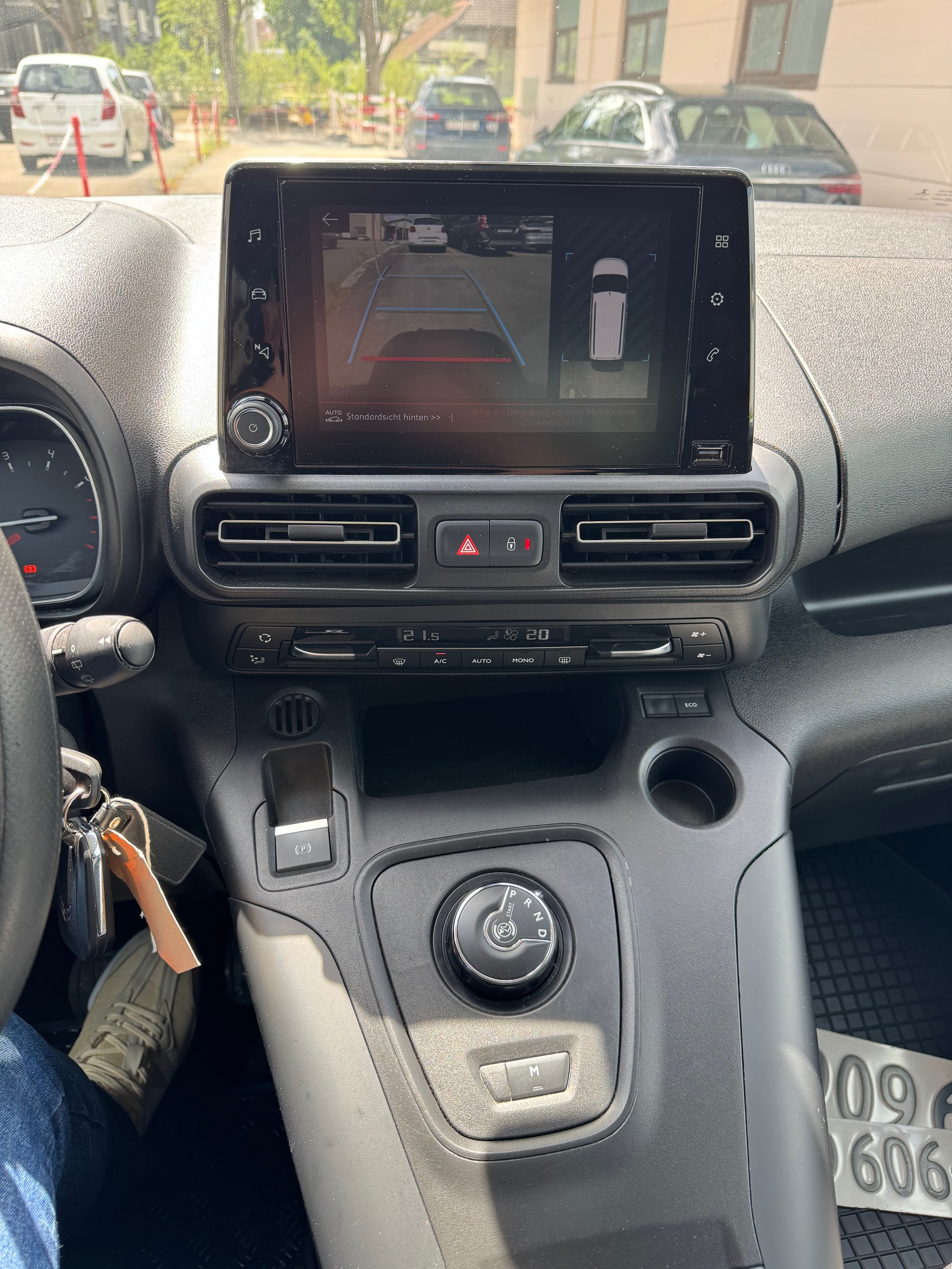 CITROEN Berlingo XL 1.5 BlueHDi Feel EAT8-image-12