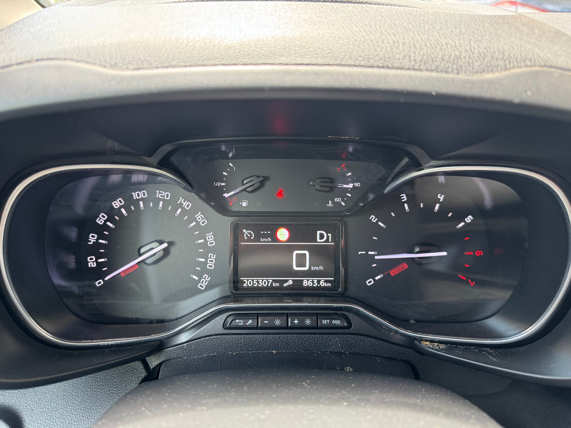 CITROEN Berlingo XL 1.5 BlueHDi Feel EAT8-image-13