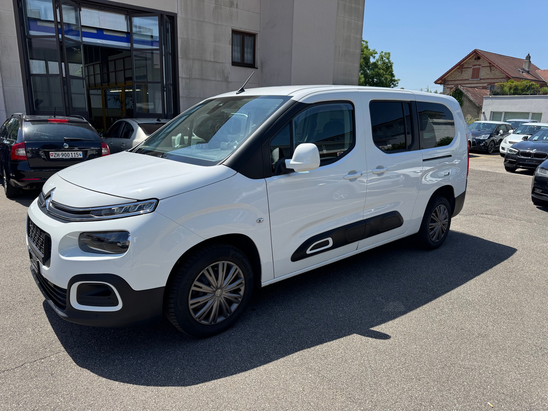 CITROEN Berlingo XL 1.5 BlueHDi Feel EAT8-image-1