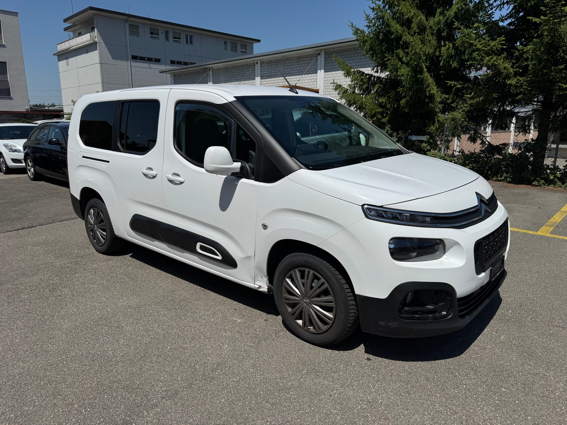 CITROEN Berlingo XL 1.5 BlueHDi Feel EAT8-image-0