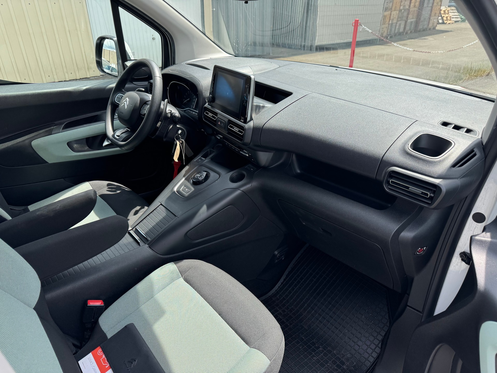 CITROEN Berlingo XL 1.5 BlueHDi Feel EAT8-image-9