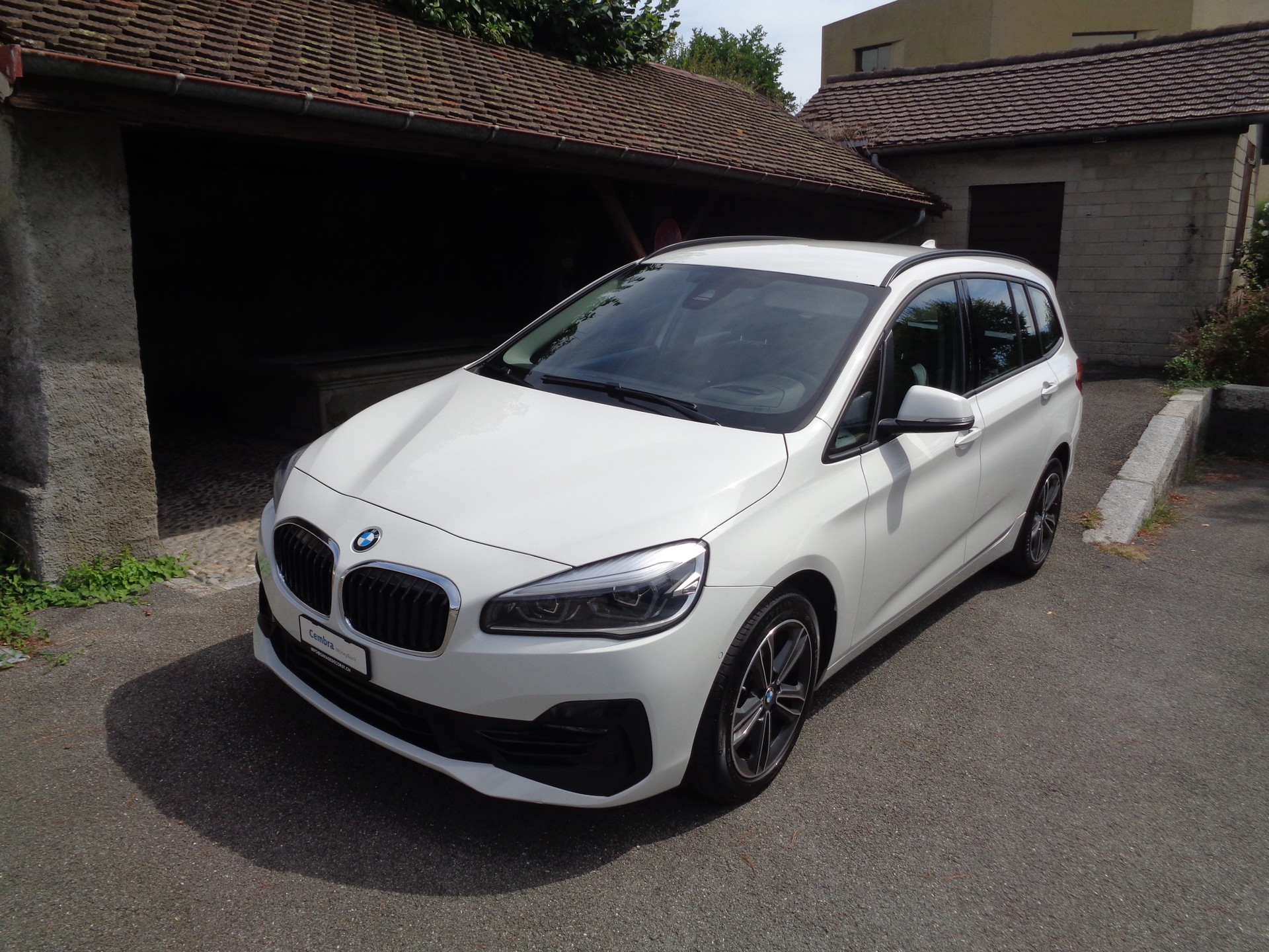 BMW 218d xDrive Gran Tourer Steptronic Sport Line-image-2
