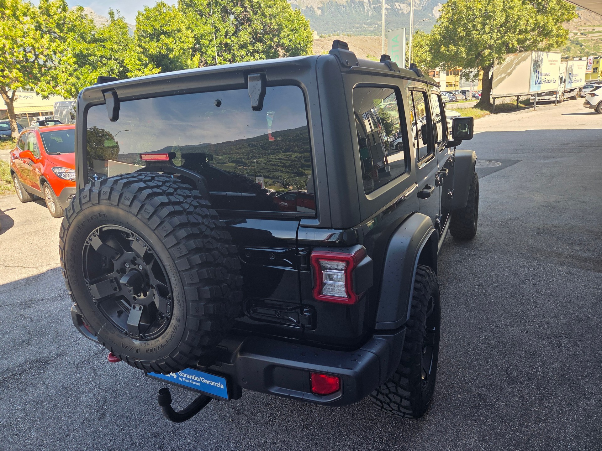 JEEP Wrangler 2.0 Unlimited Rubicon Automatic-image-2