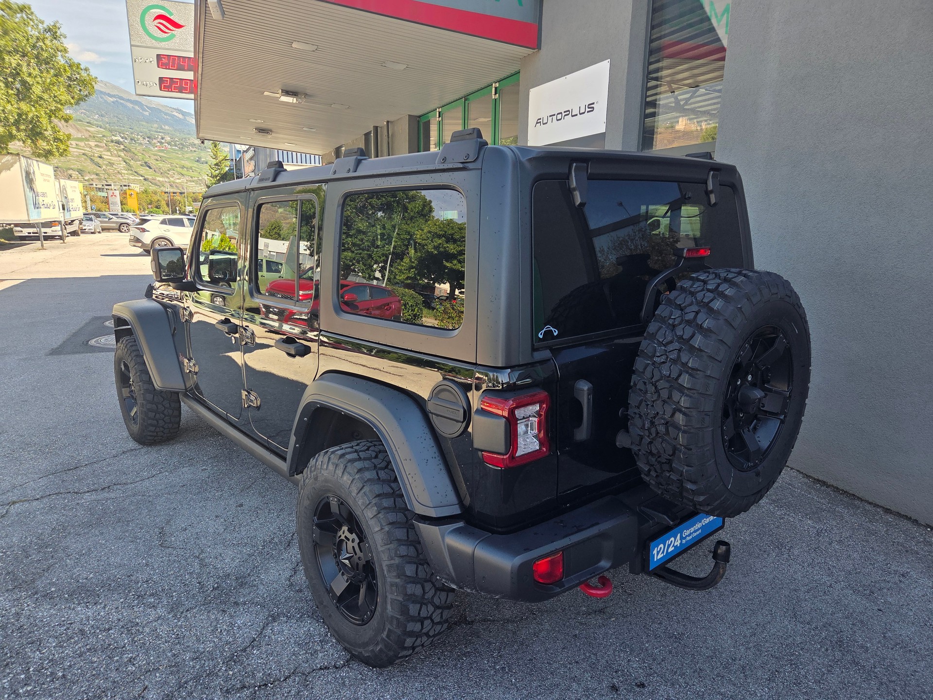 JEEP Wrangler 2.0 Unlimited Rubicon Automatic-image-1