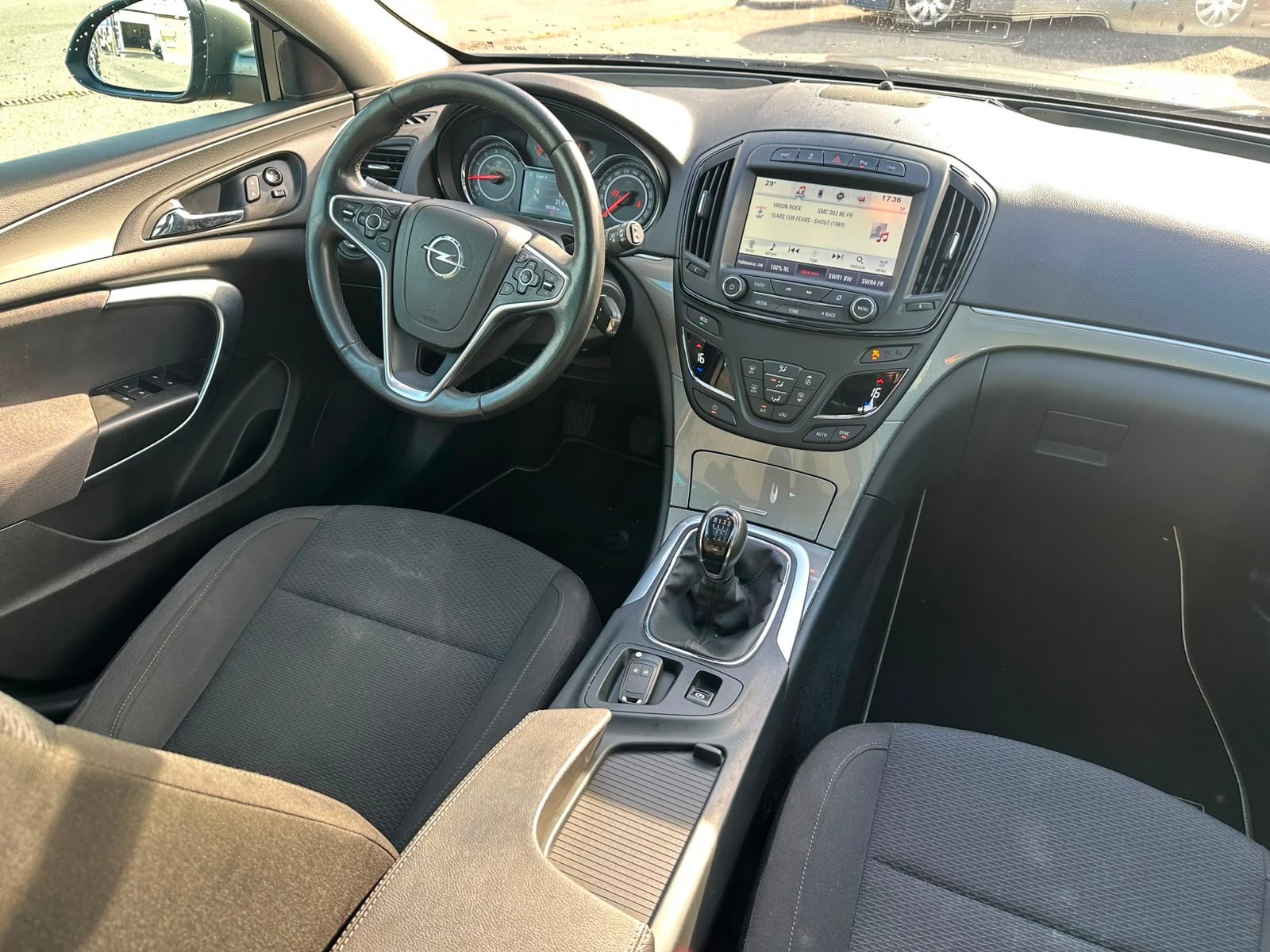 OPEL Insignia Sports Tourer 2.0 CDTI Fleet 4WD-image-6
