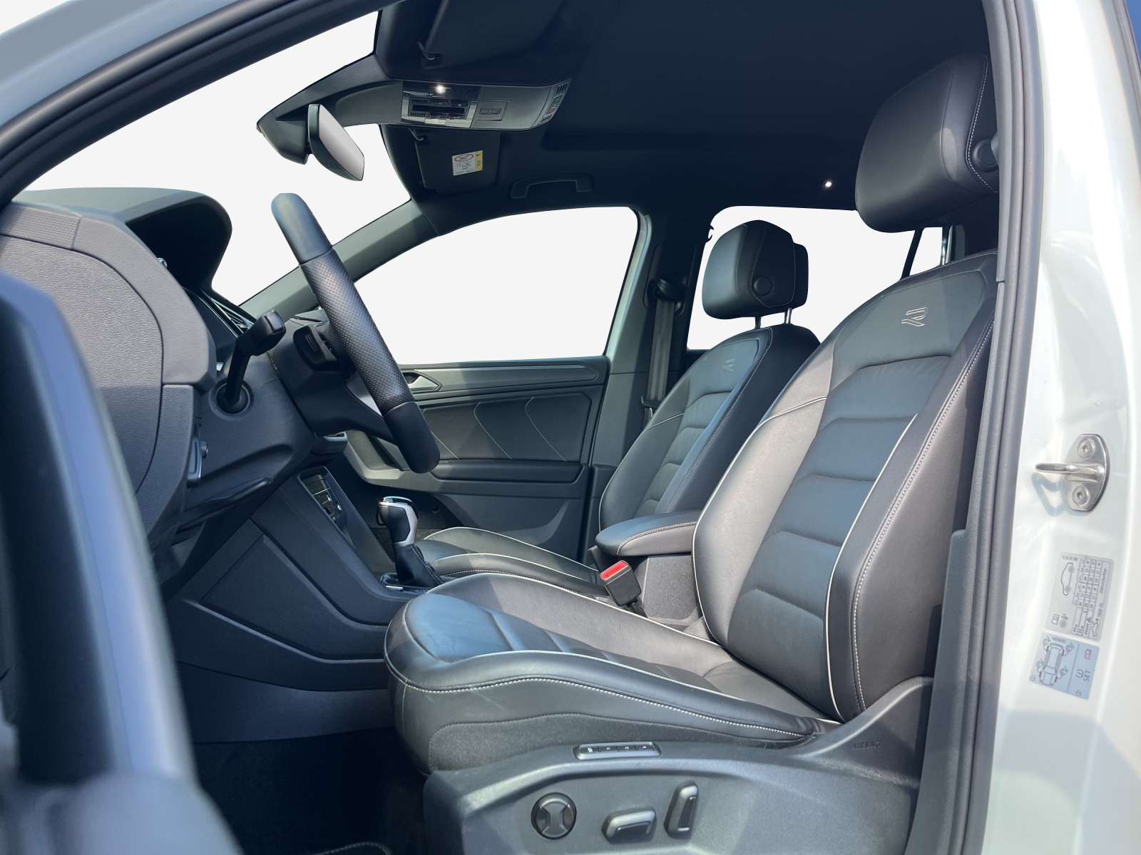 VW Tiguan 2.0TSI R-Line 4Motion DSG-image-7