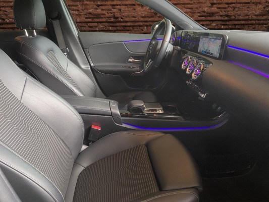 MERCEDES-BENZ A 180 Edition-image-10
