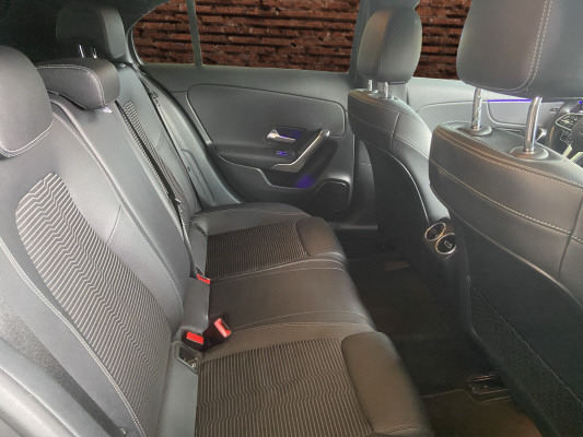 MERCEDES-BENZ A 180 Edition-image-11
