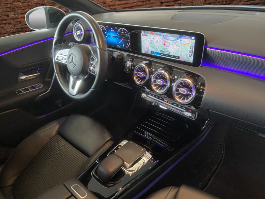 MERCEDES-BENZ A 180 Edition-image-13