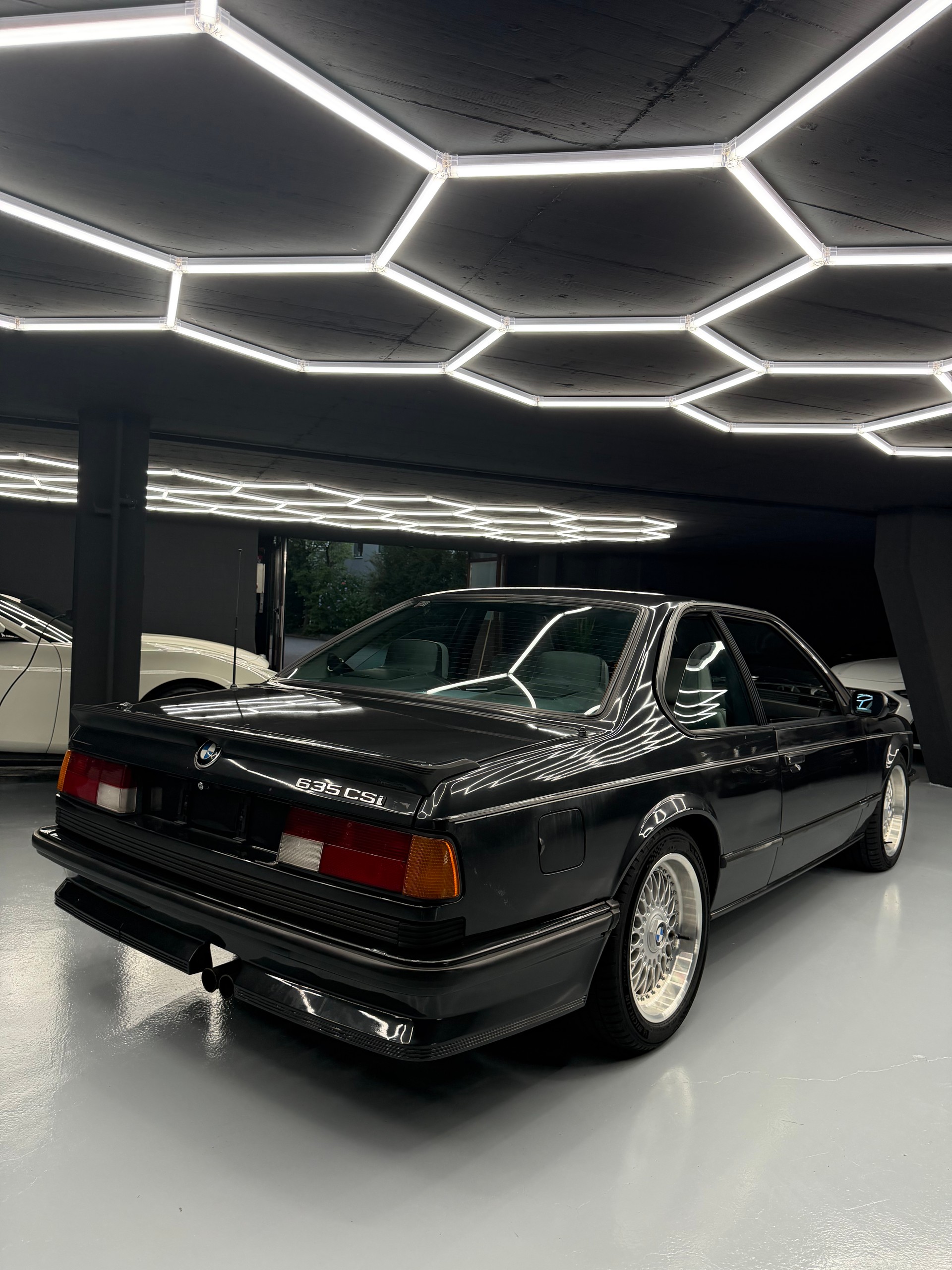 BMW 635CSi-image-3