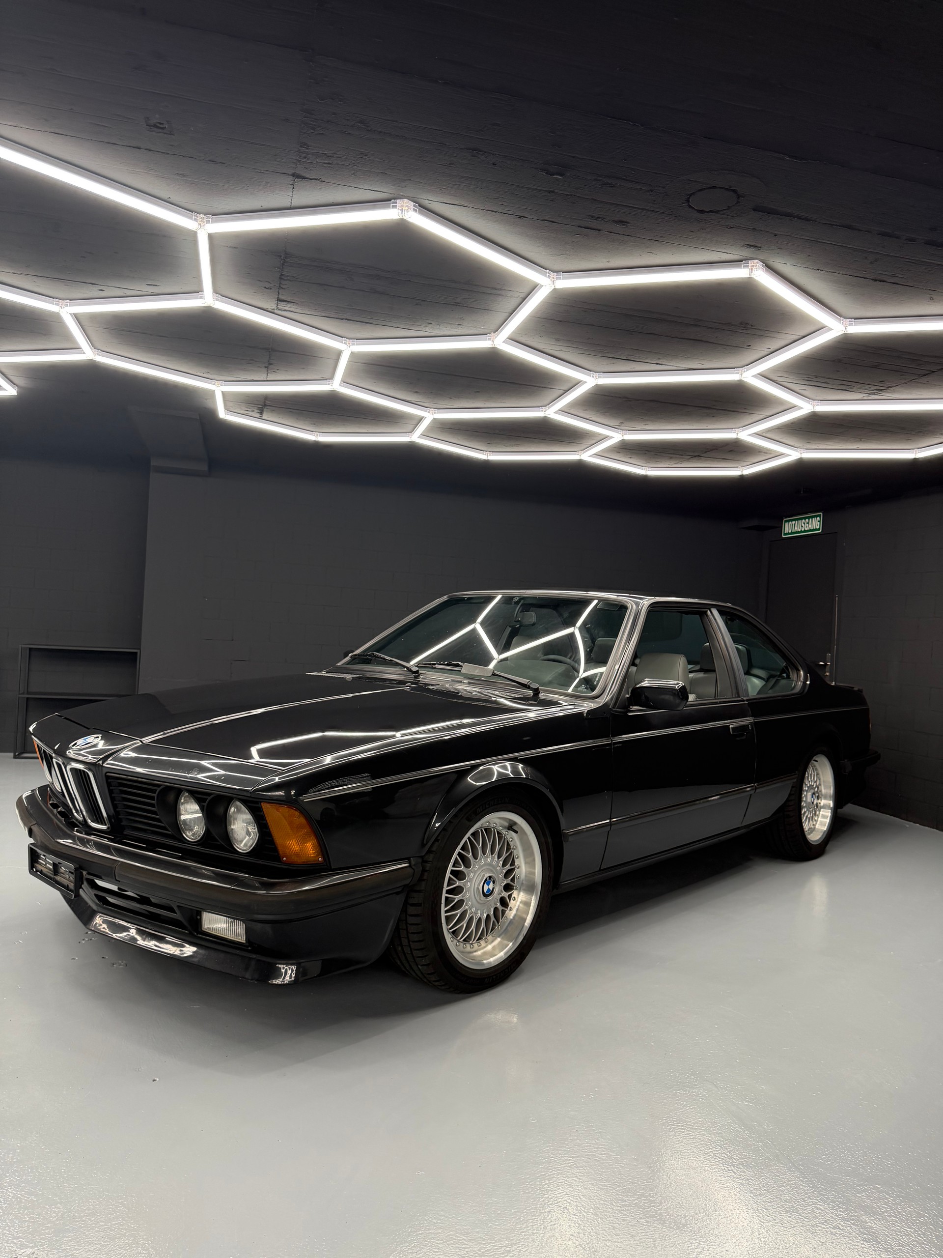 BMW 635CSi-image-0