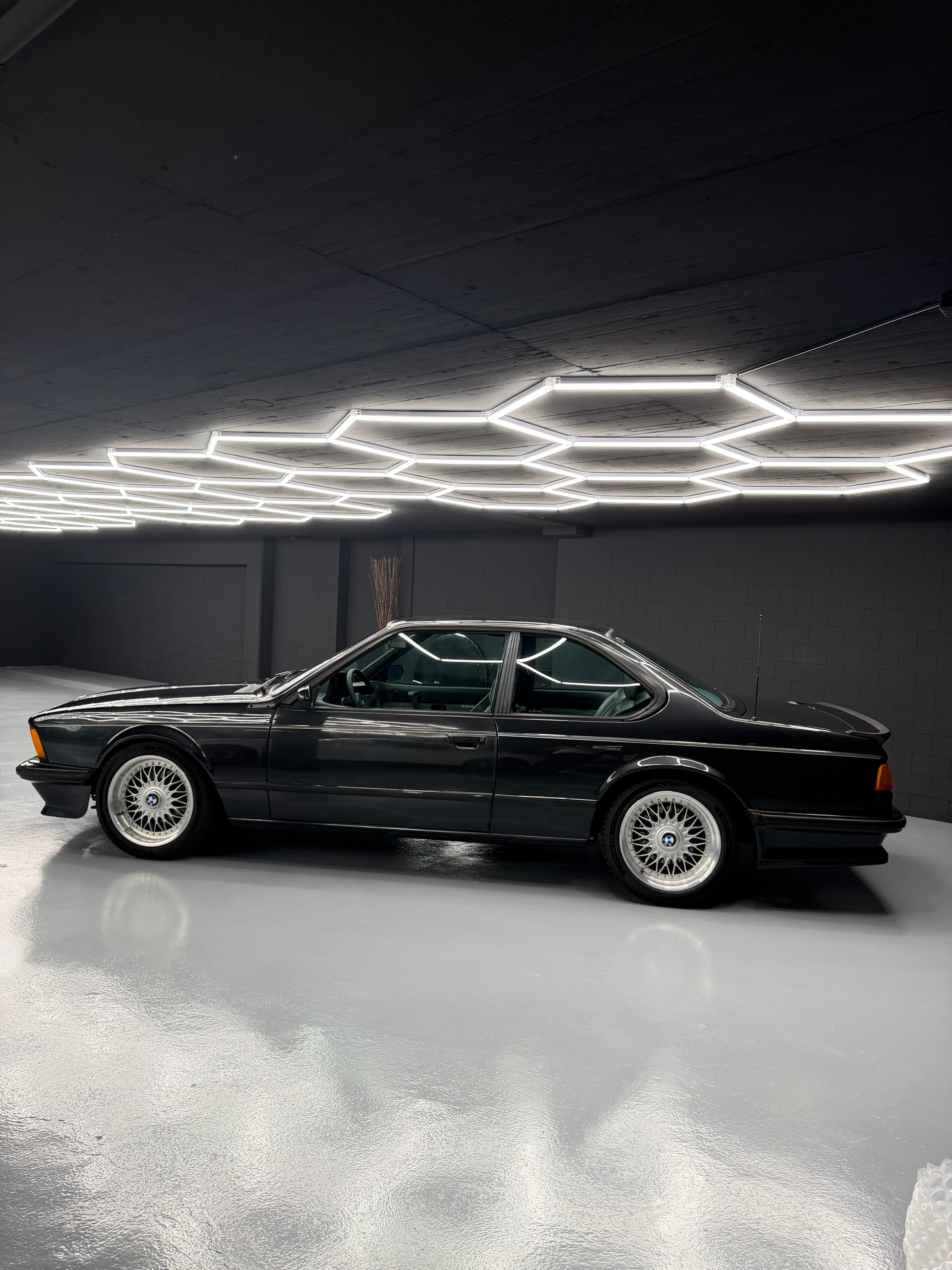 BMW 635CSi-image-1