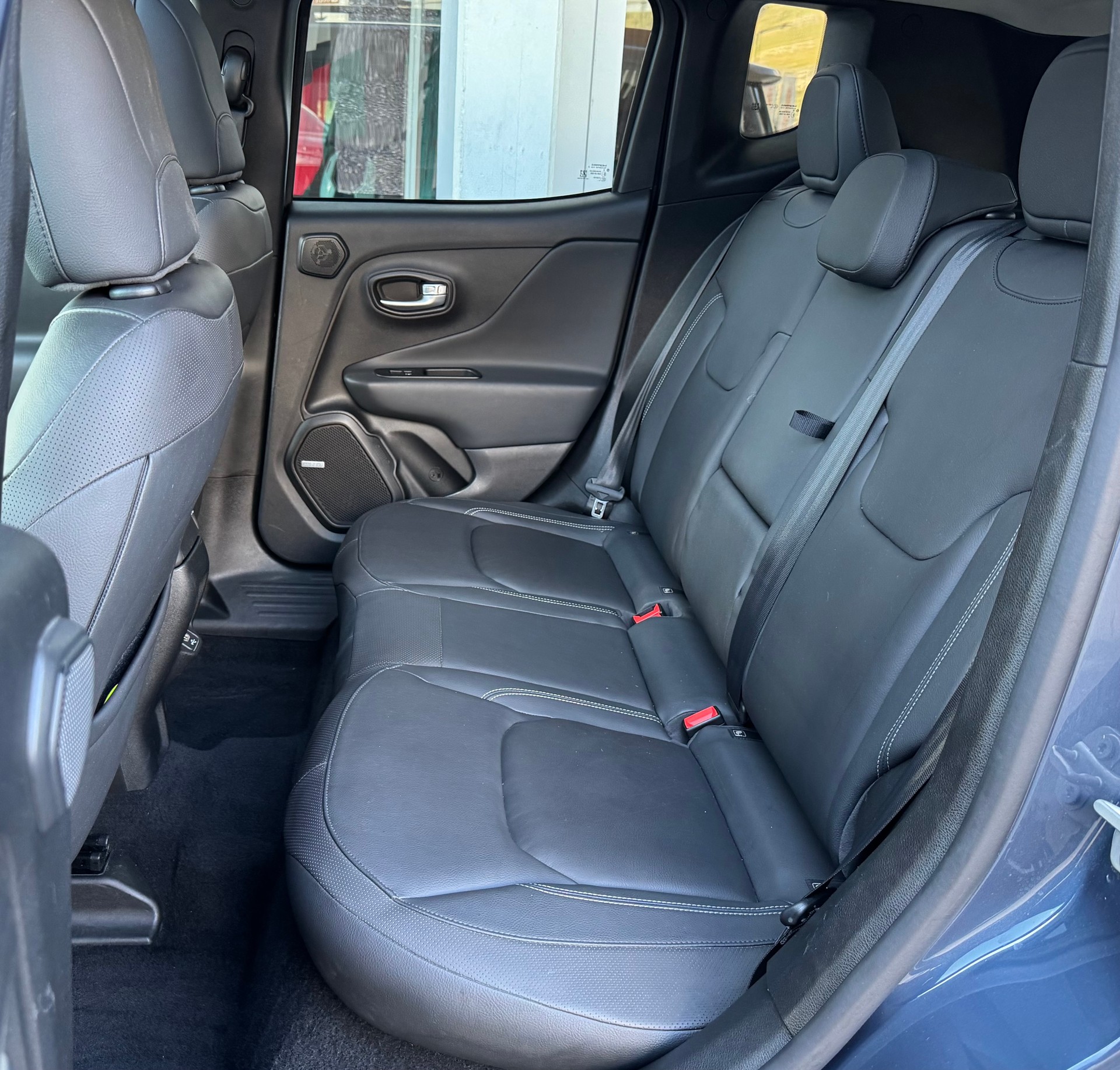 JEEP Renegade 1.3 Turbo Limited AWD-image-9