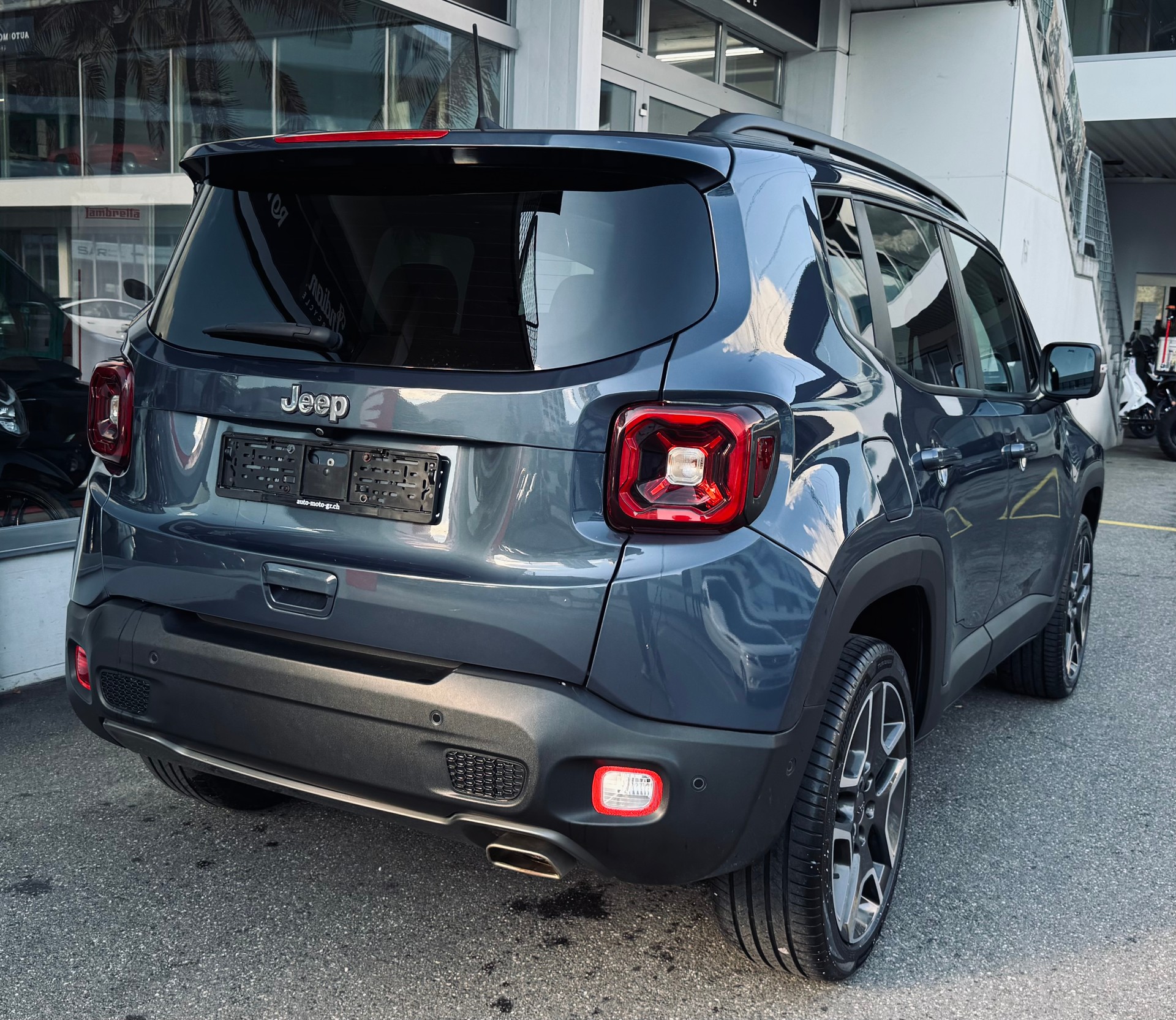 JEEP Renegade 1.3 Turbo Limited AWD-image-4