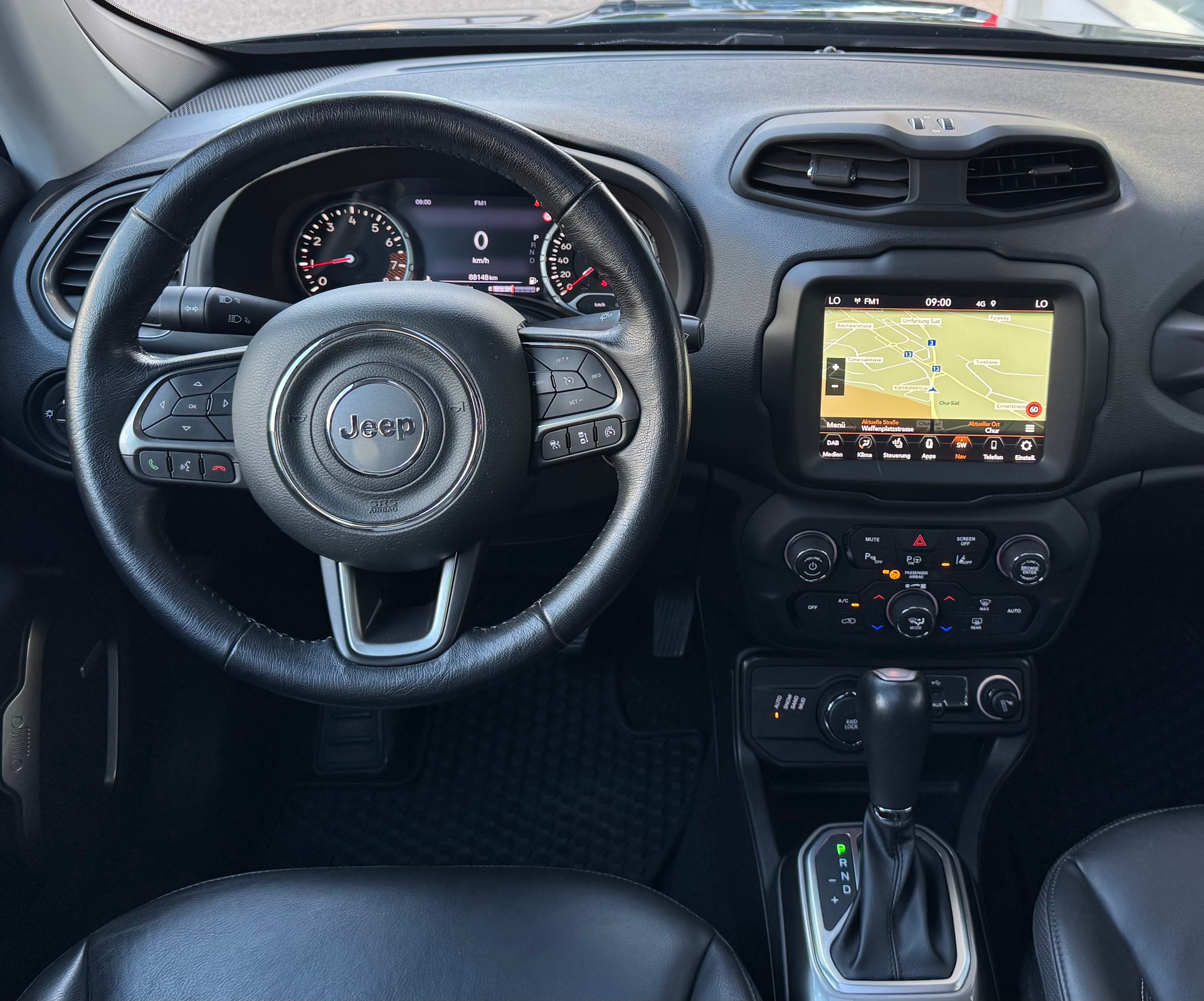 JEEP Renegade 1.3 Turbo Limited AWD-image-12