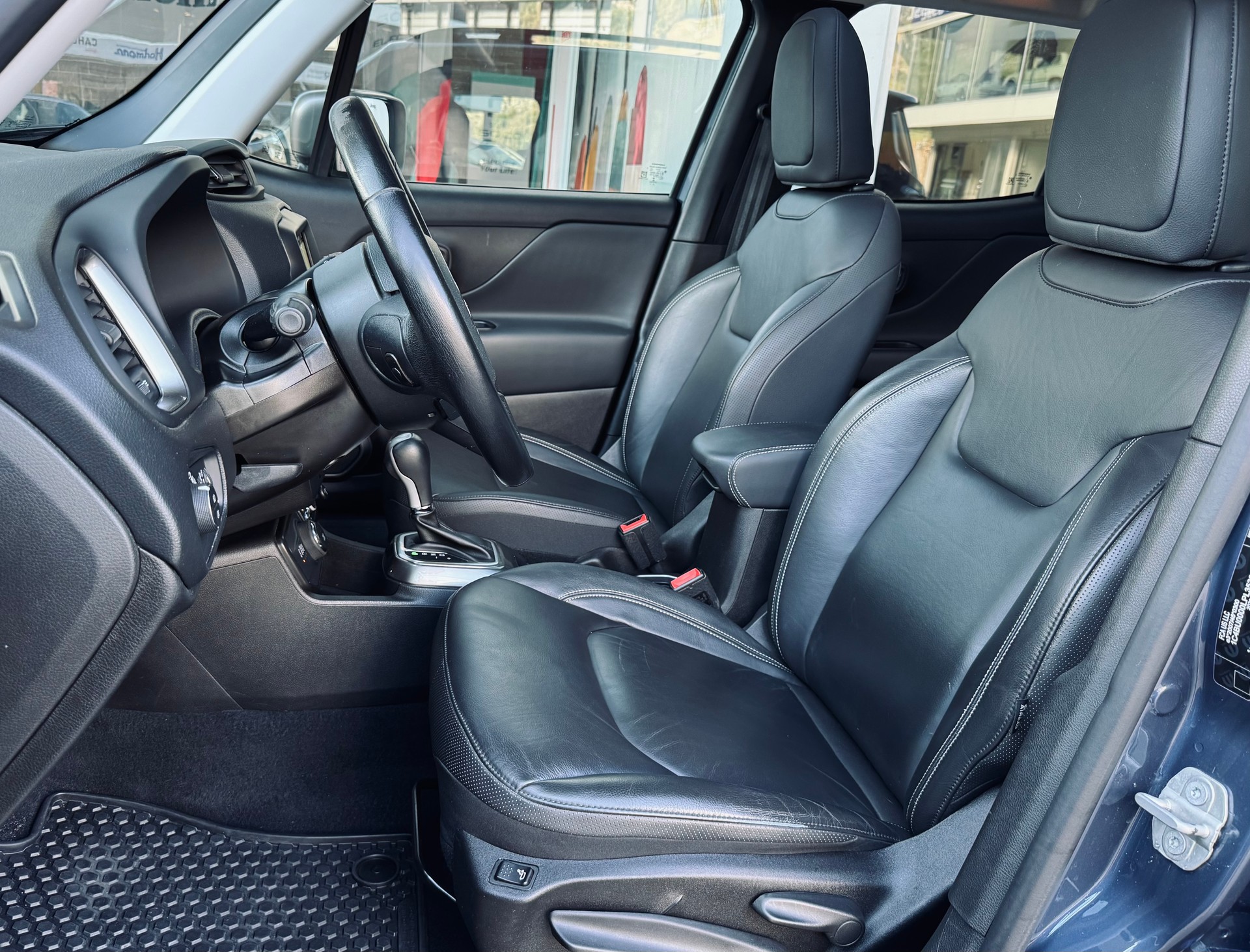 JEEP Renegade 1.3 Turbo Limited AWD-image-7