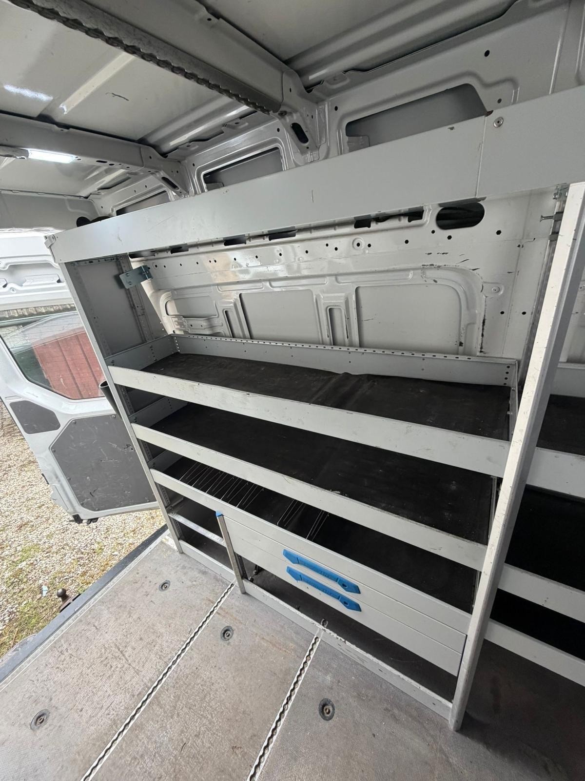 VW Crafter 35 2.0 BiTDI L3 4Motion A-image-15