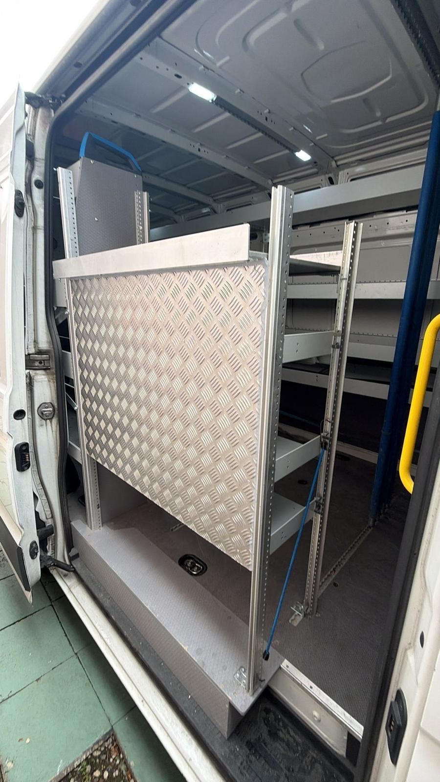 VW Crafter 35 2.0 BiTDI L3 4Motion A-image-12