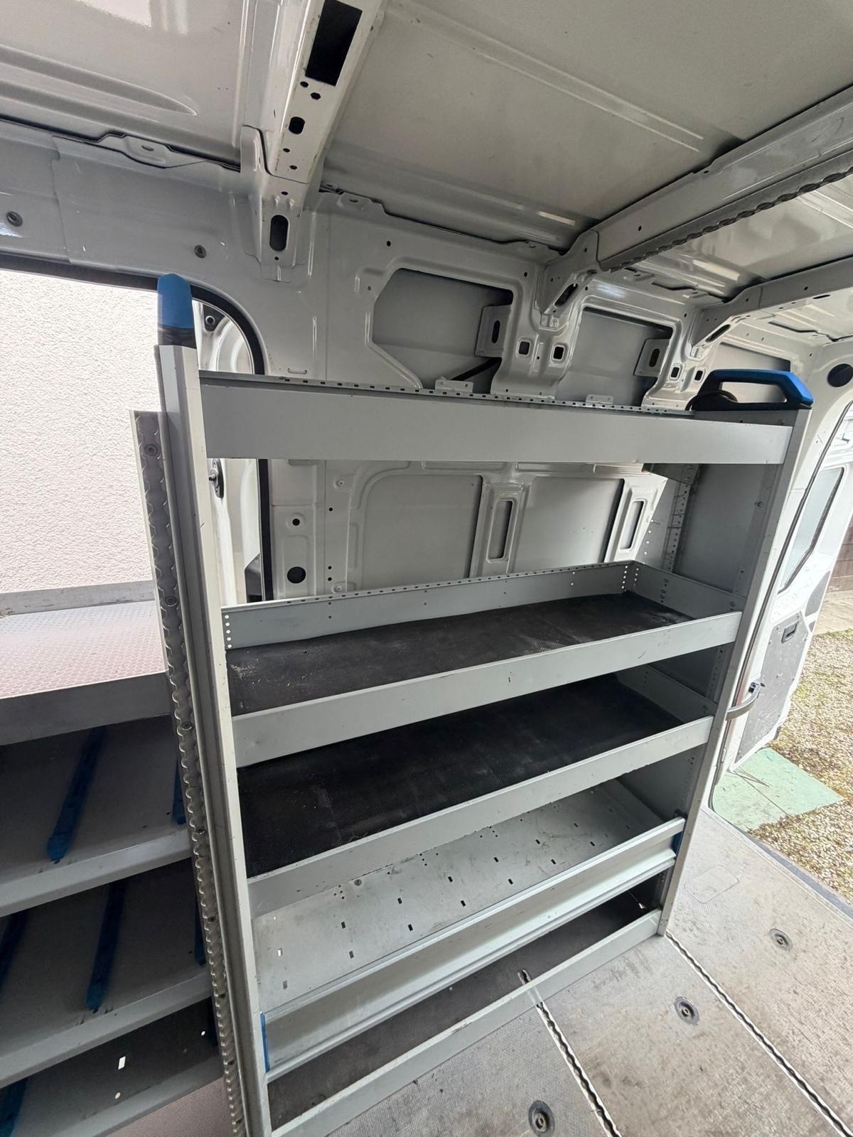 VW Crafter 35 2.0 BiTDI L3 4Motion A-image-14