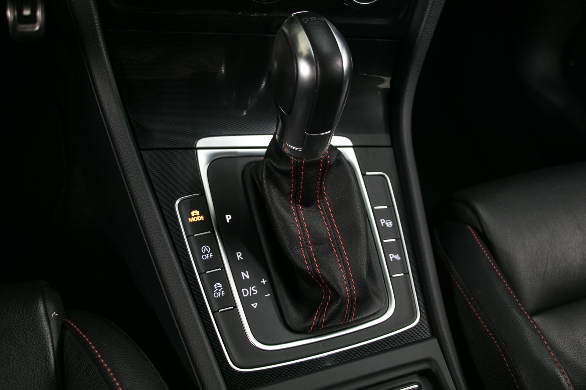 VW Golf 2.0 TSI GTI DSG-image-8